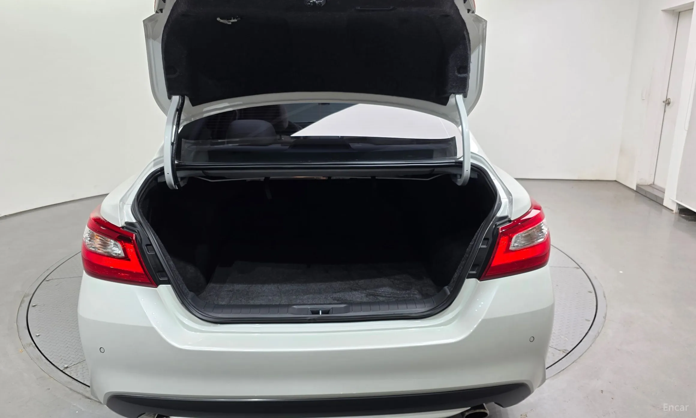 Nissan Altima превью 20