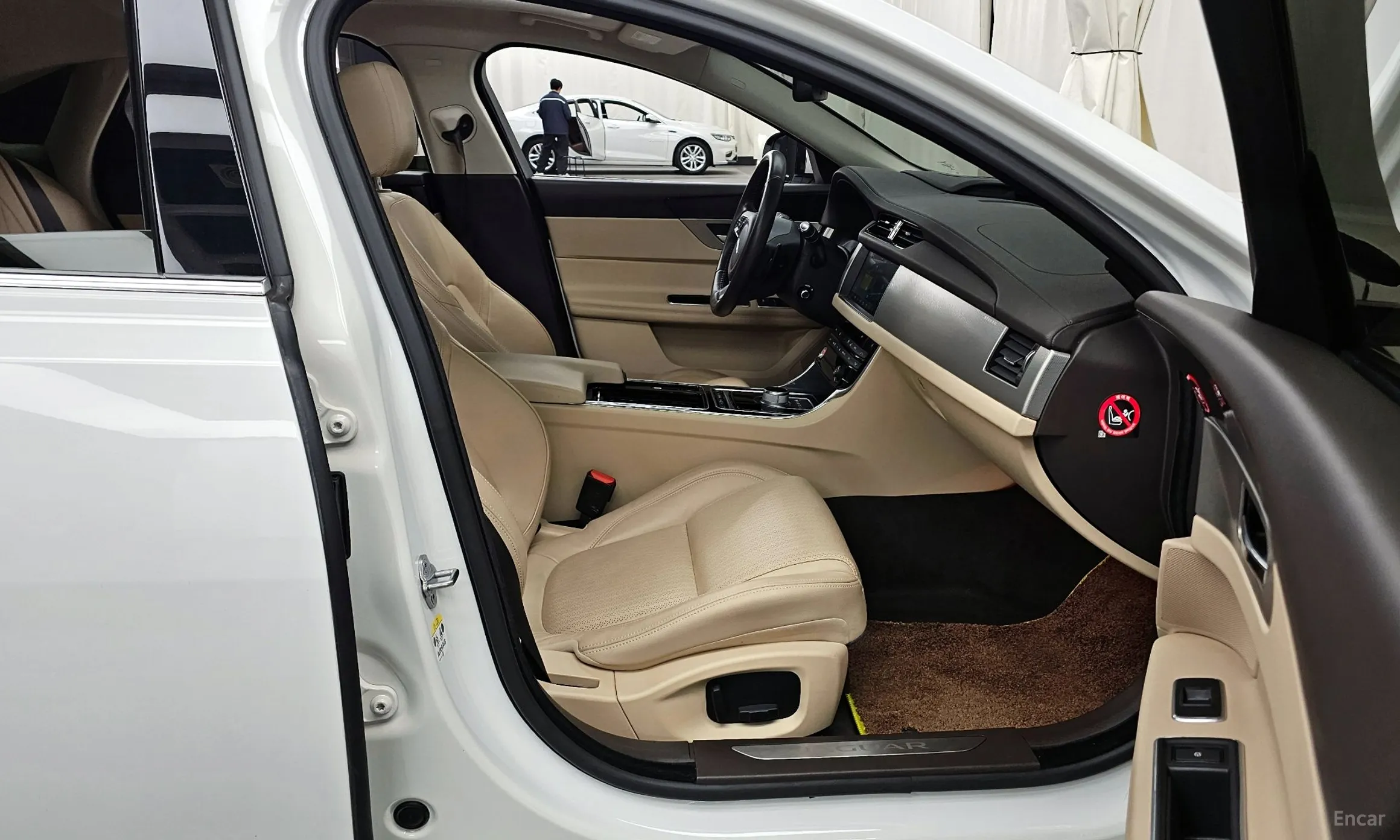 Jaguar XF (x260) превью 11