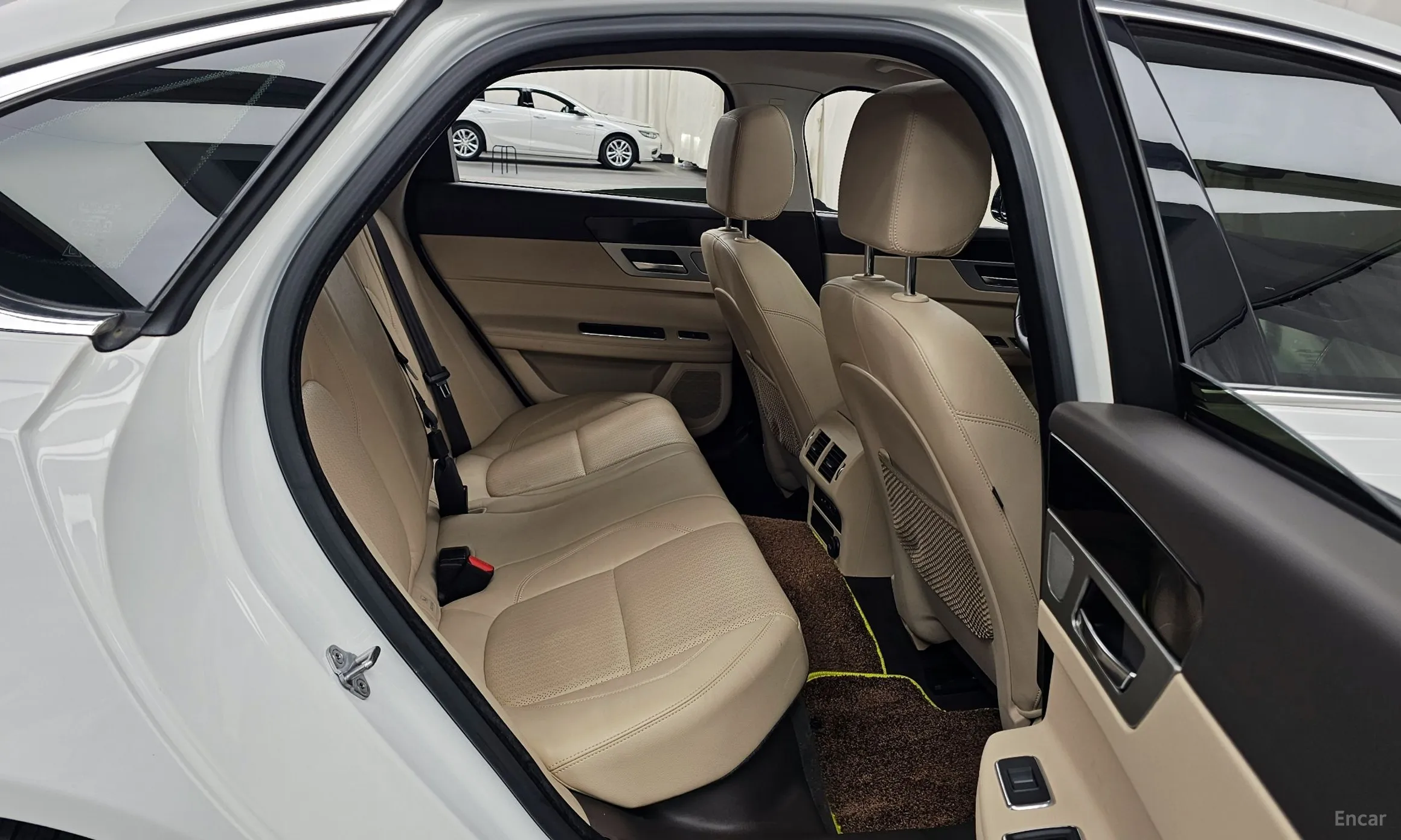 Jaguar XF (x260) превью 12