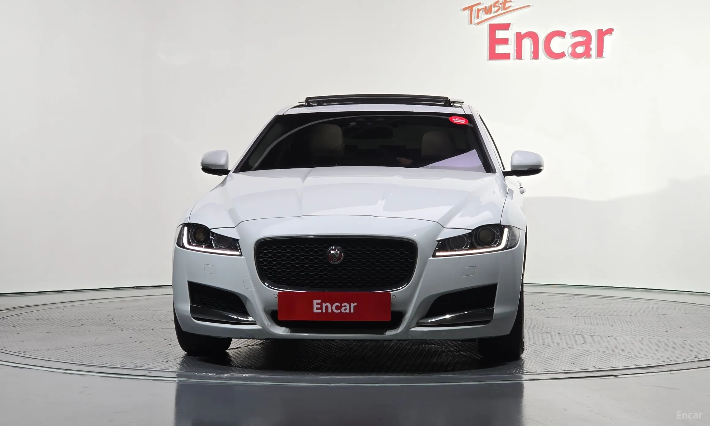 Jaguar XF (x260) превью 3