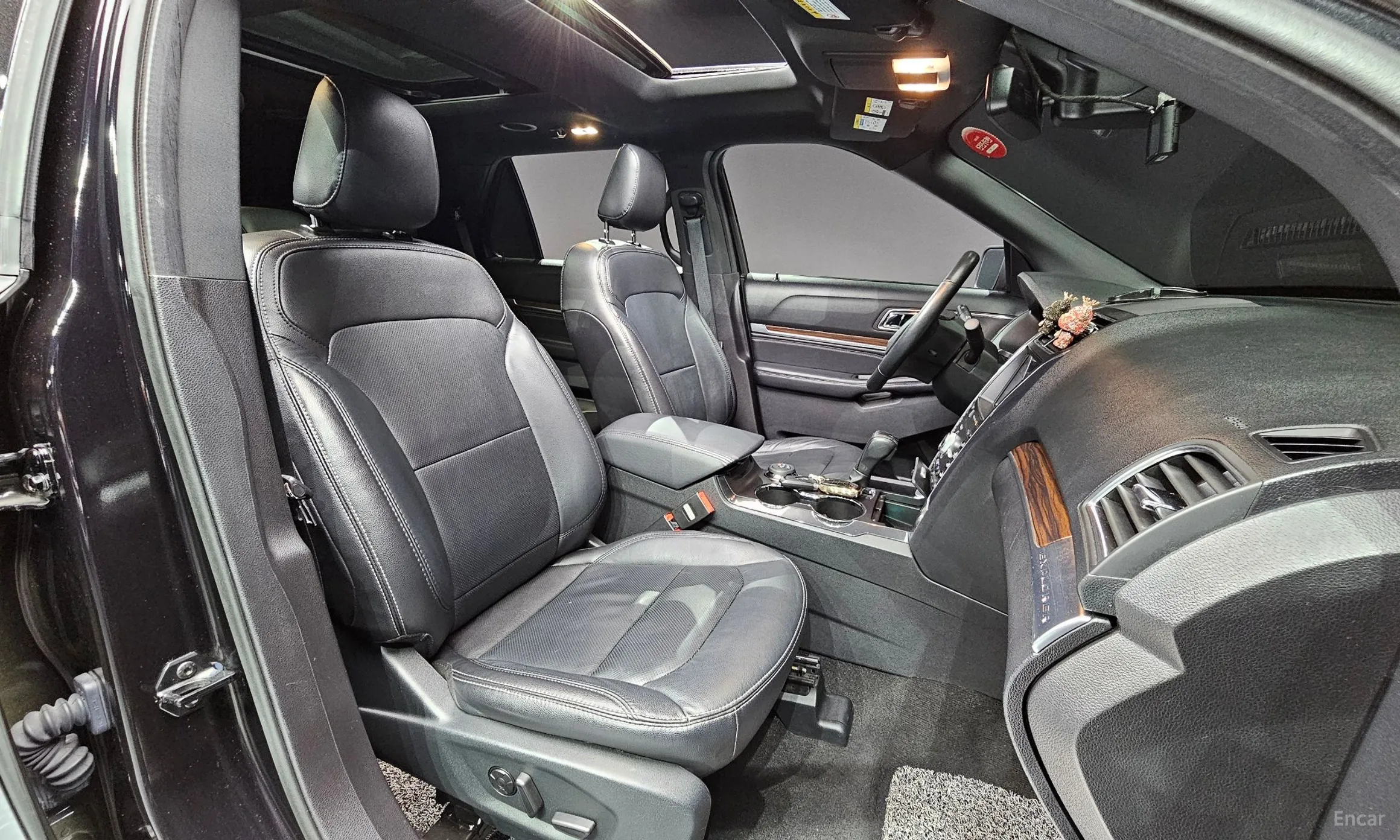 Ford Explorer превью 10
