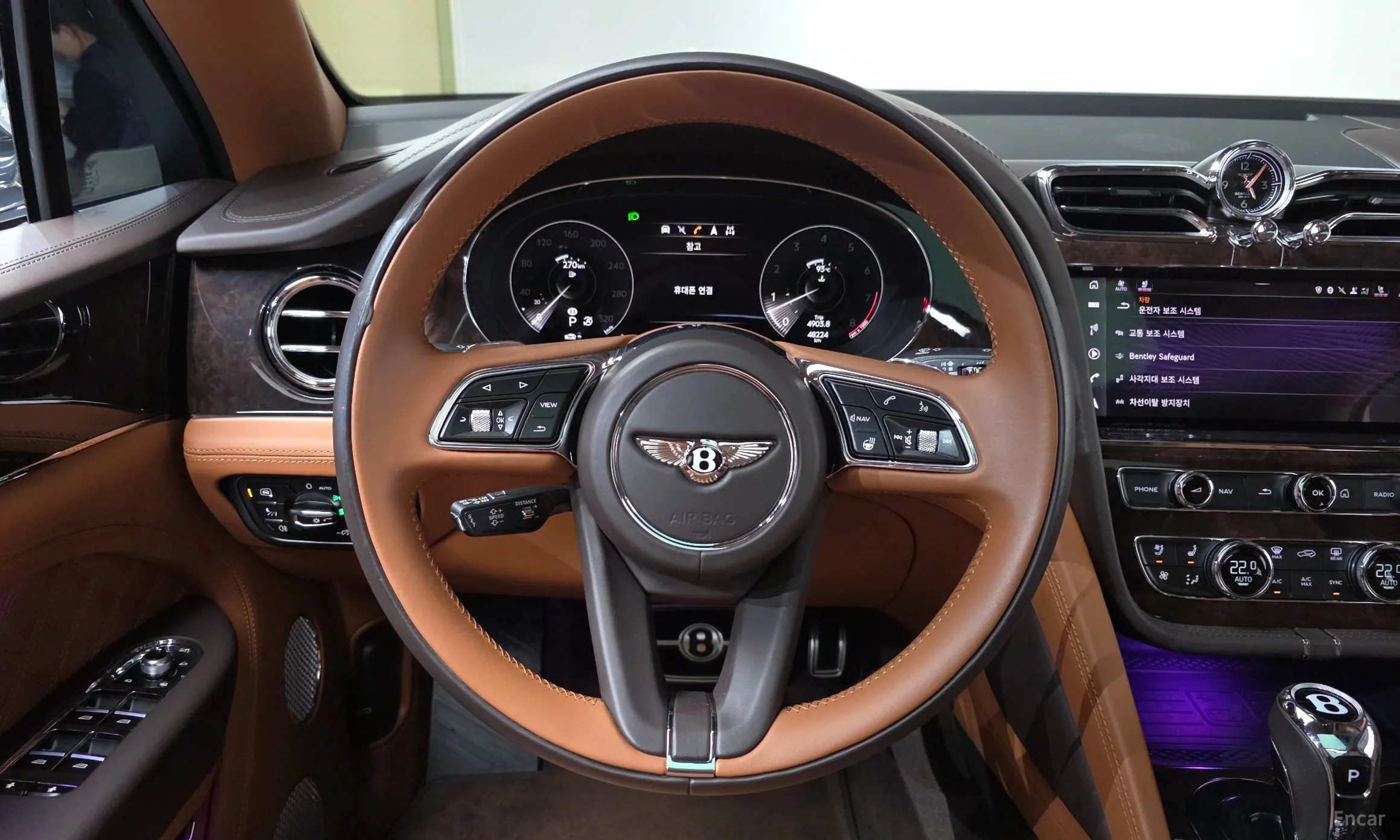 Bentley Bentayga превью 14