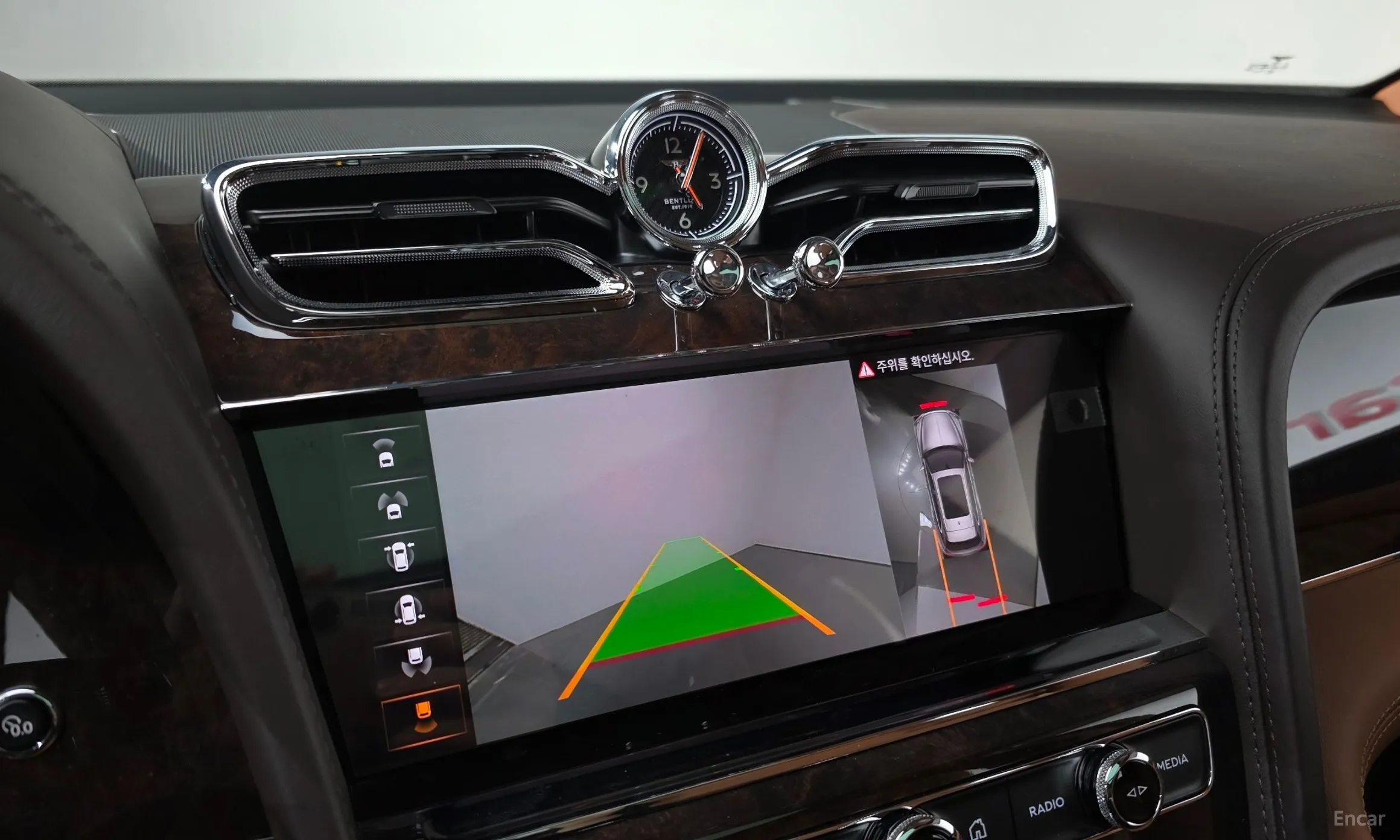 Bentley Bentayga превью 16