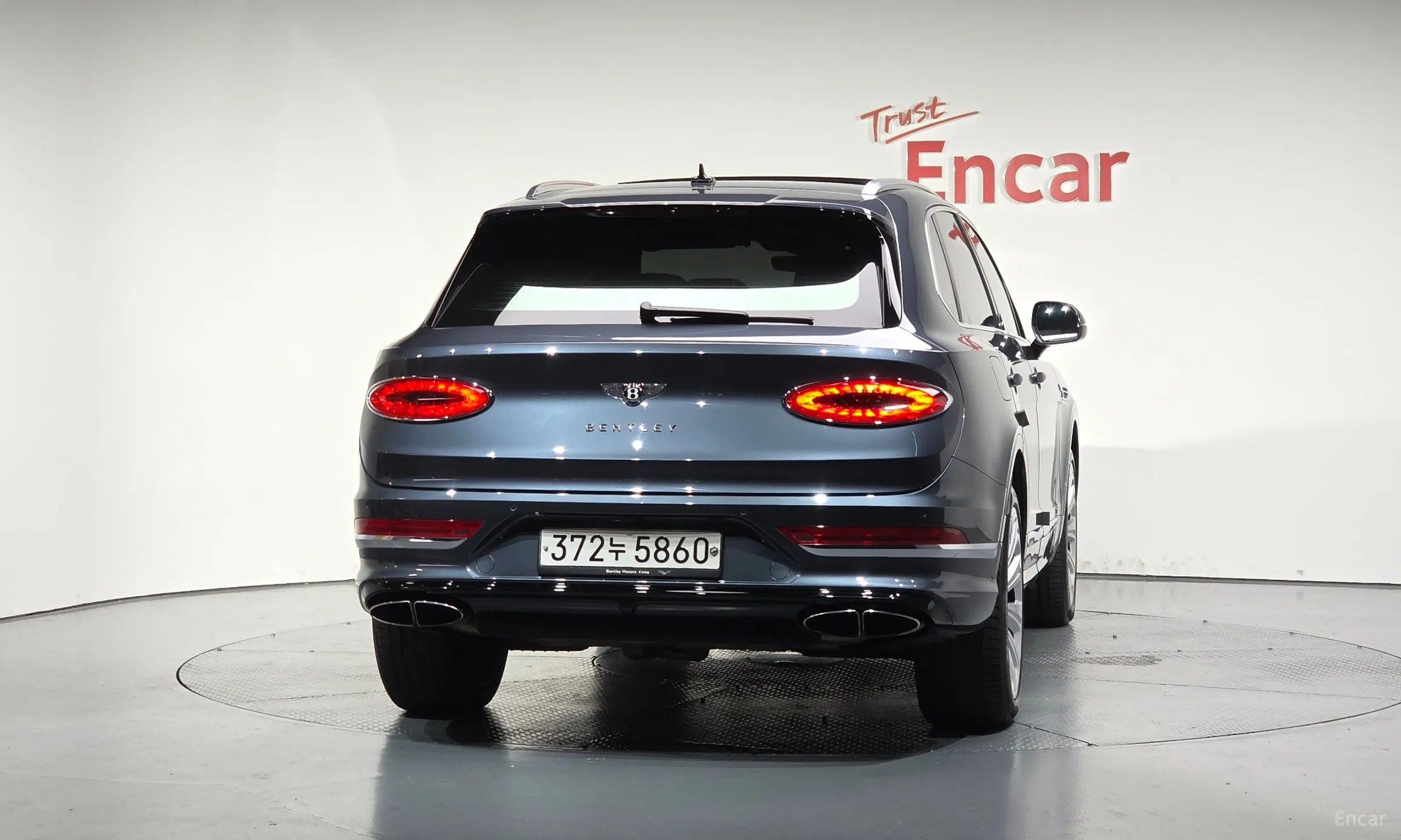 Bentley Bentayga превью 4