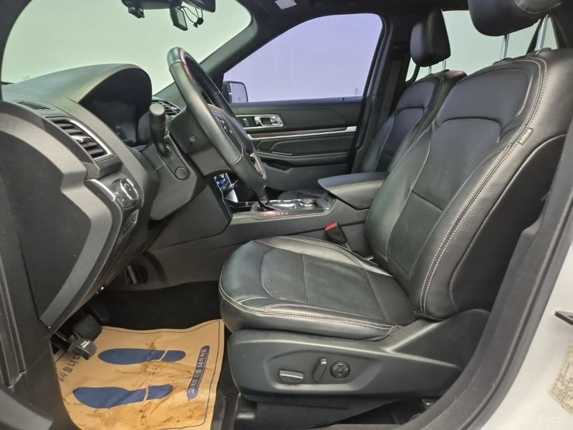 Ford Explorer превью 11