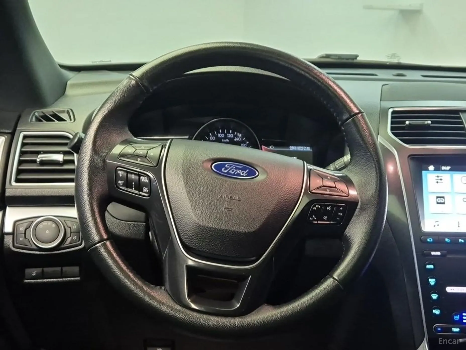 Ford Explorer превью 9