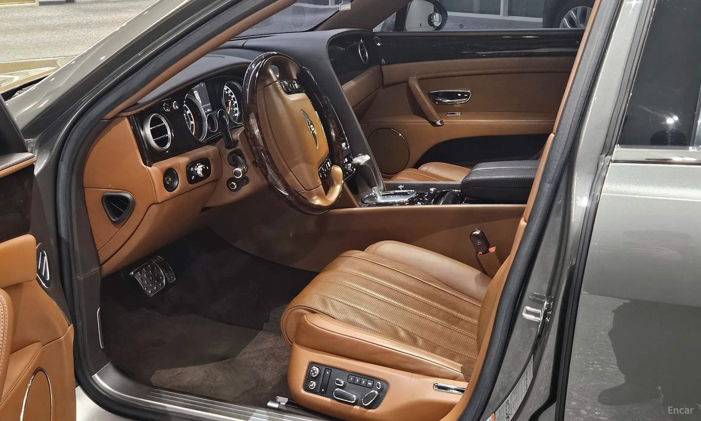 Bentley Flying Spur 2nd Generation превью 10