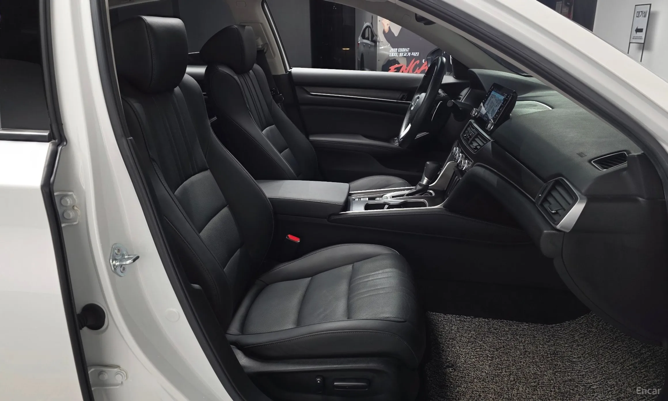 Honda Accord 10th Generation превью 10