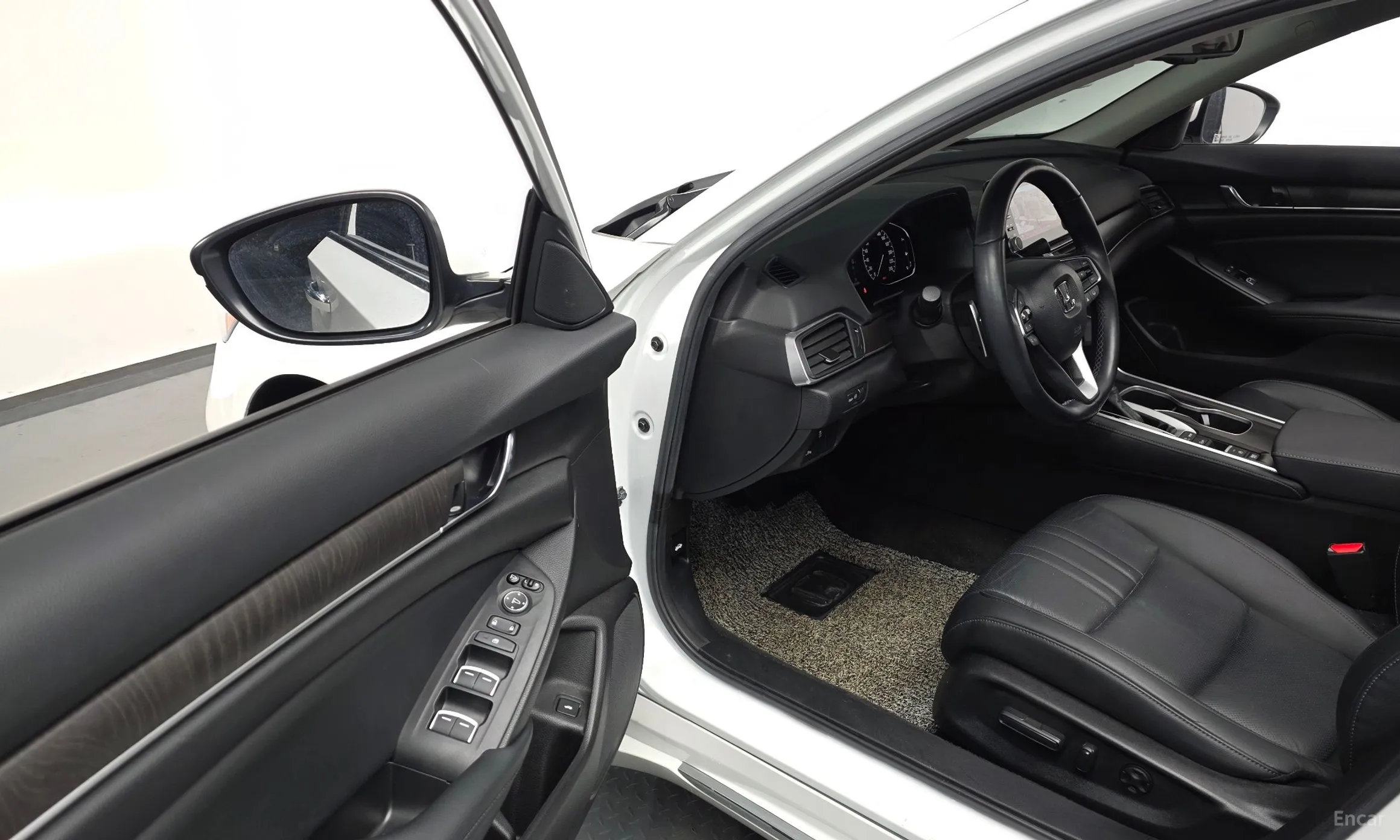 Honda Accord 10th Generation превью 12