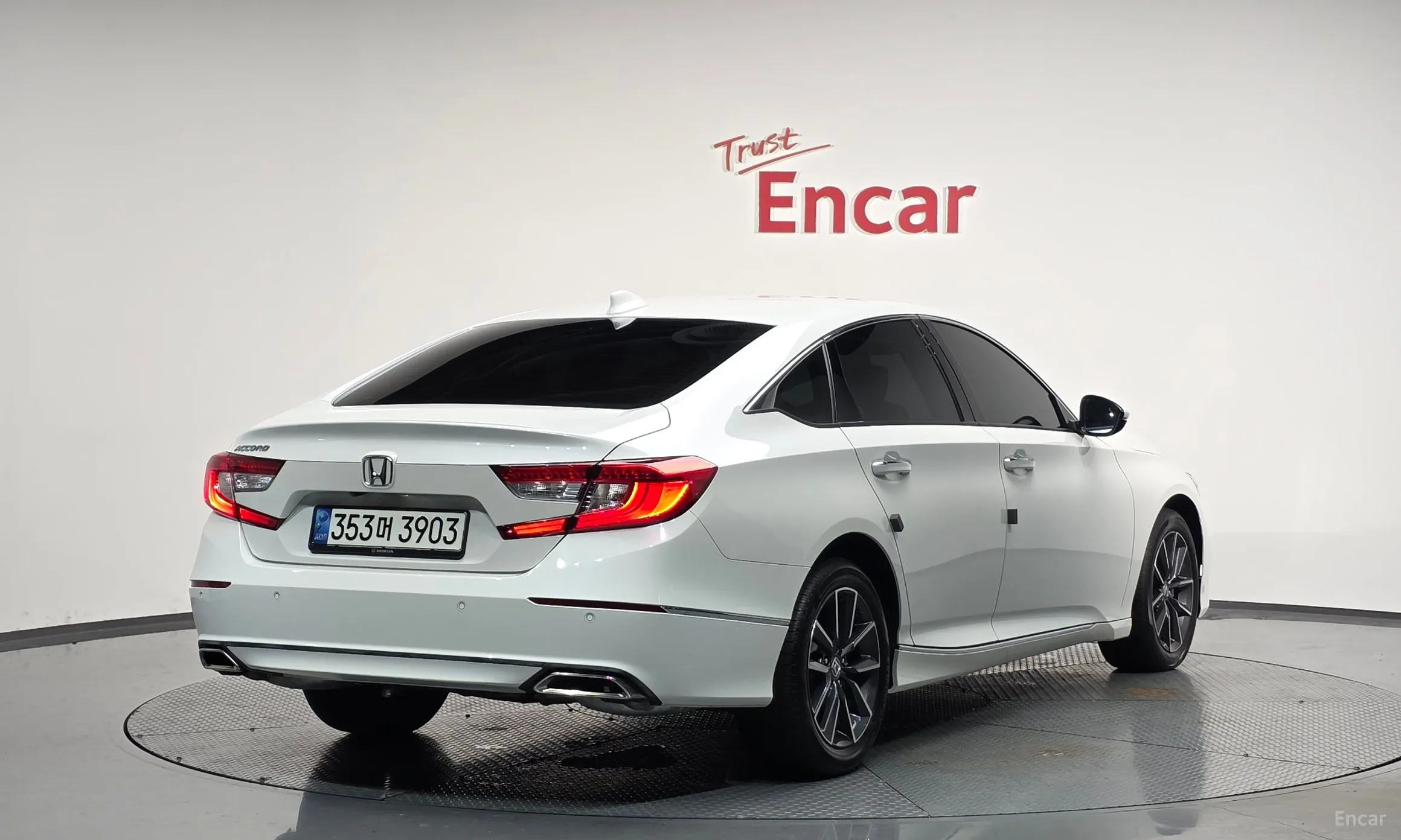 Honda Accord 10th Generation превью 2