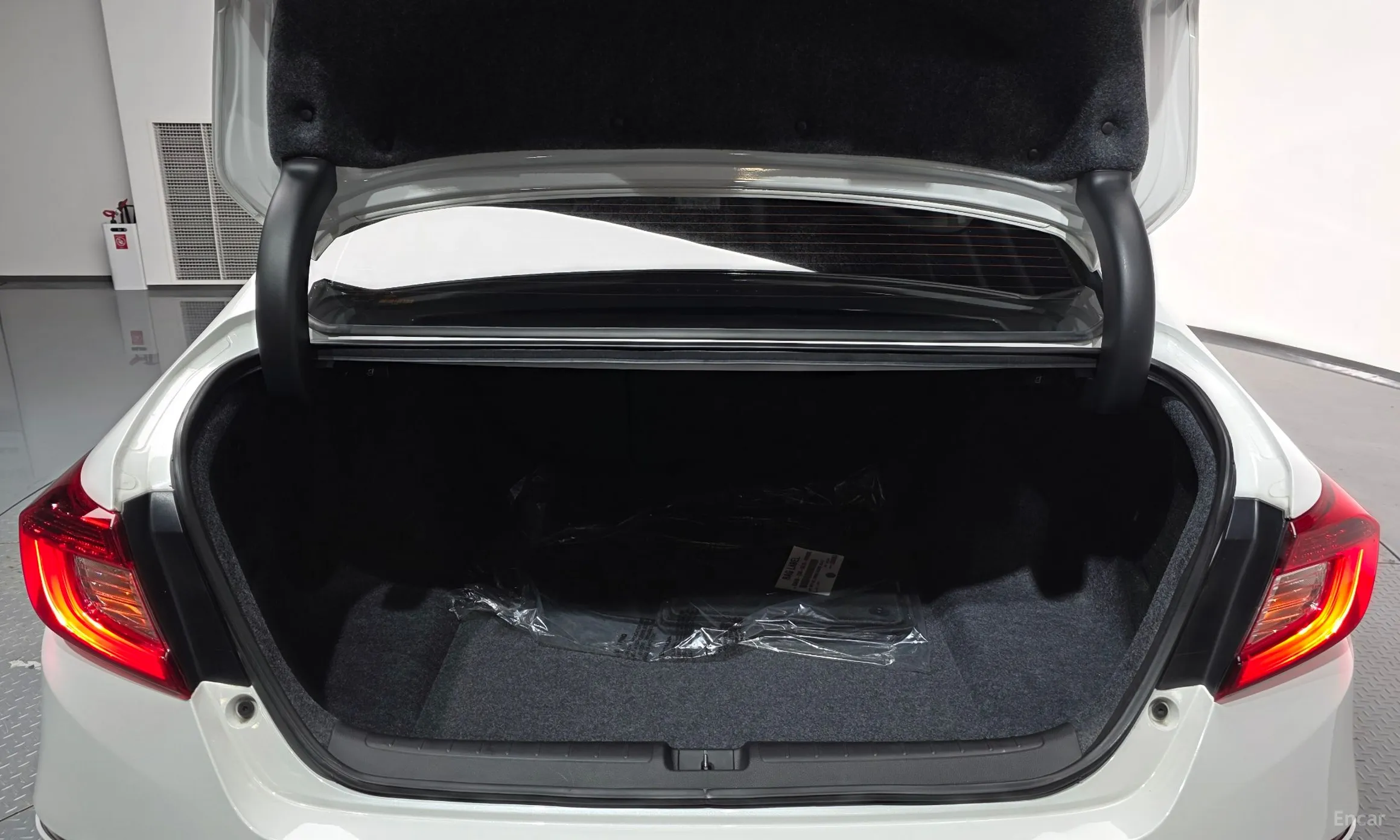 Honda Accord 10th Generation превью 20