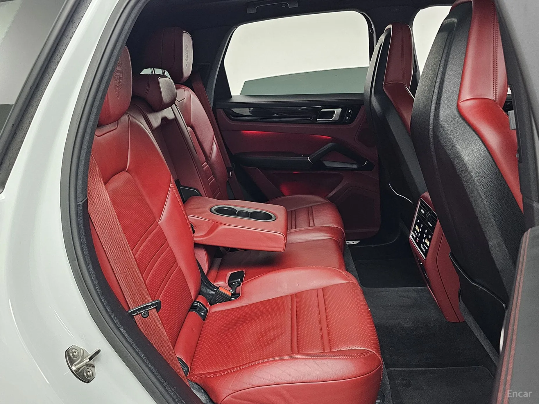Porsche Cayenne (PO536) превью 11