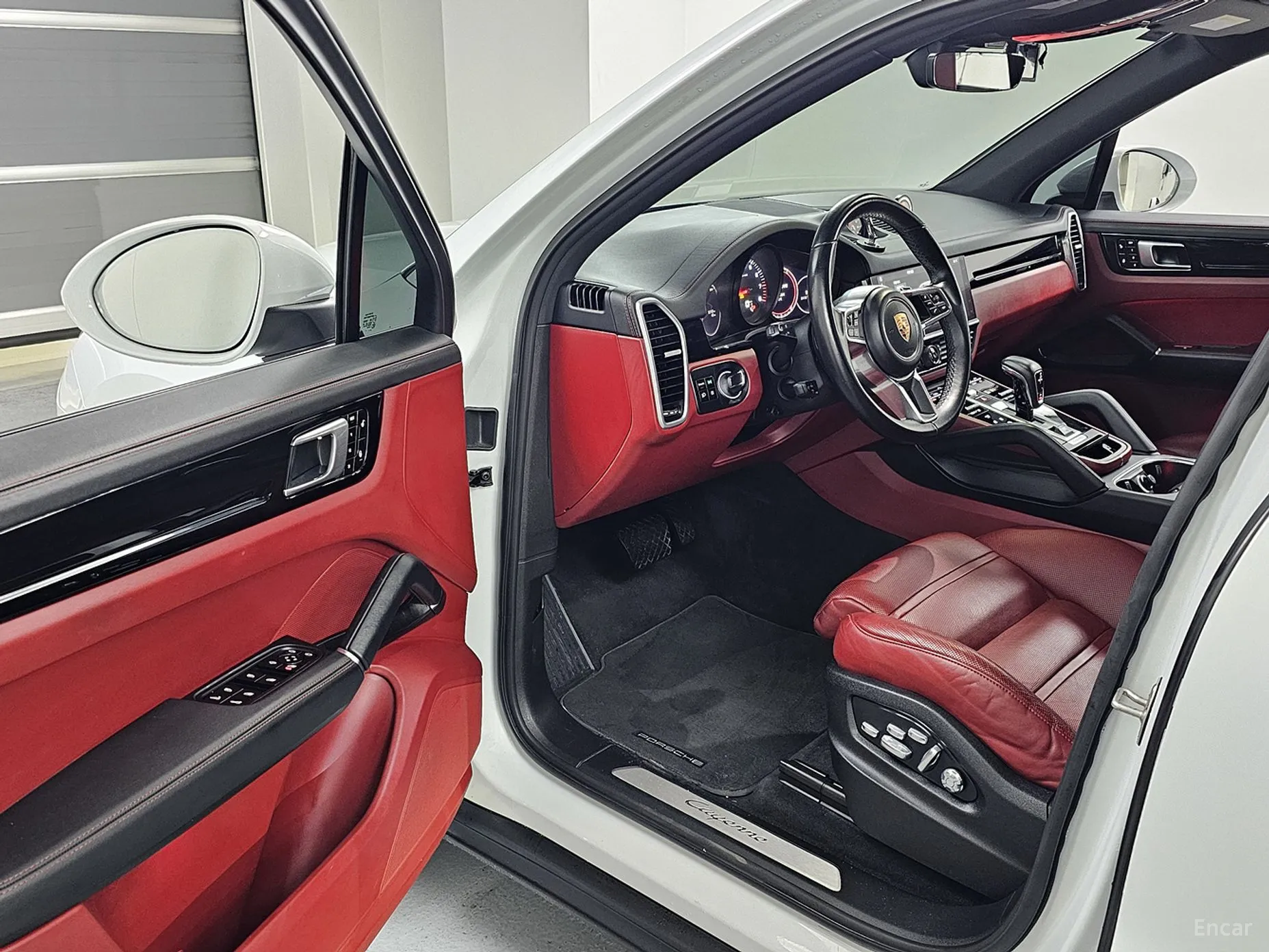 Porsche Cayenne (PO536) превью 9