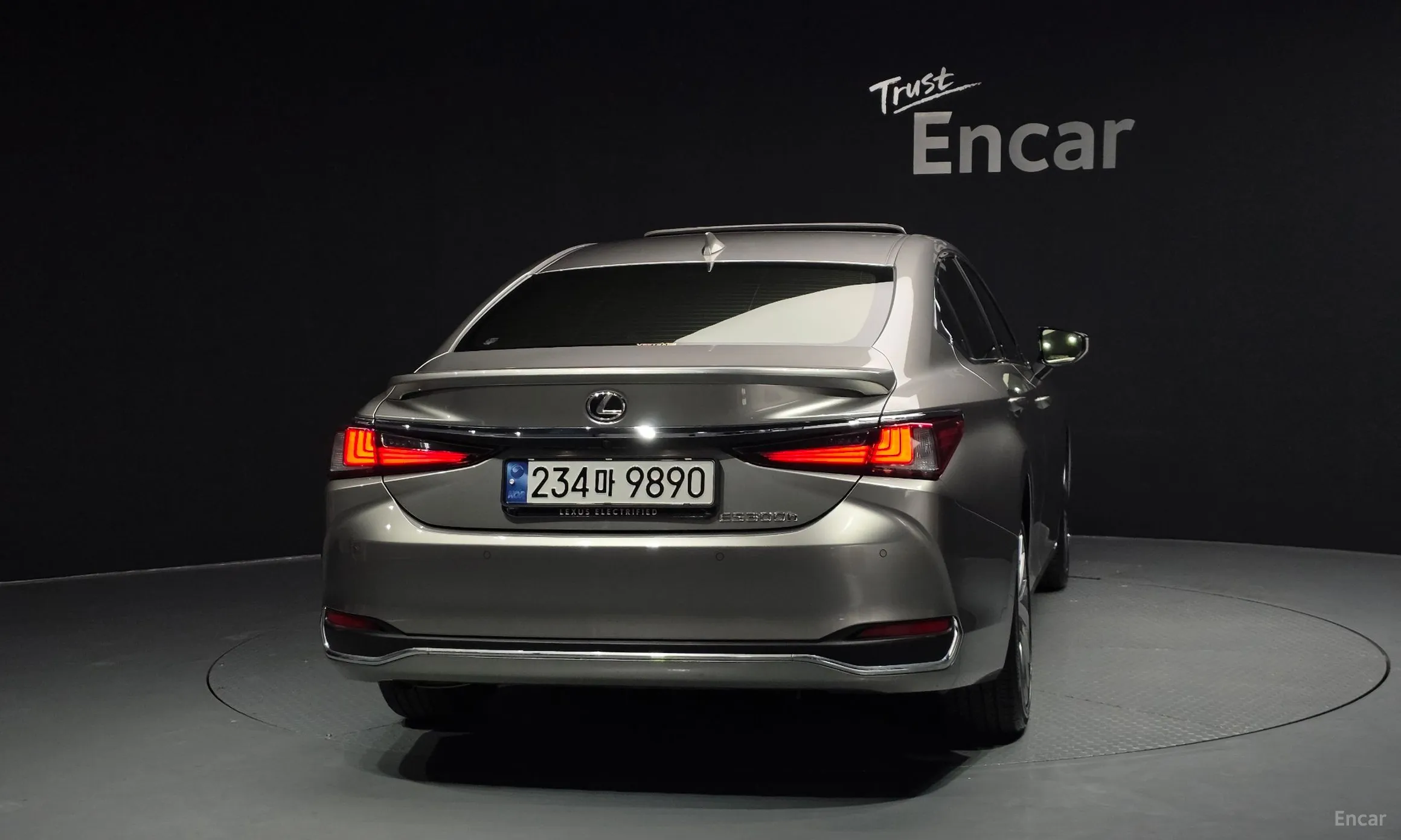 Lexus ES300h 7th Generation превью 4