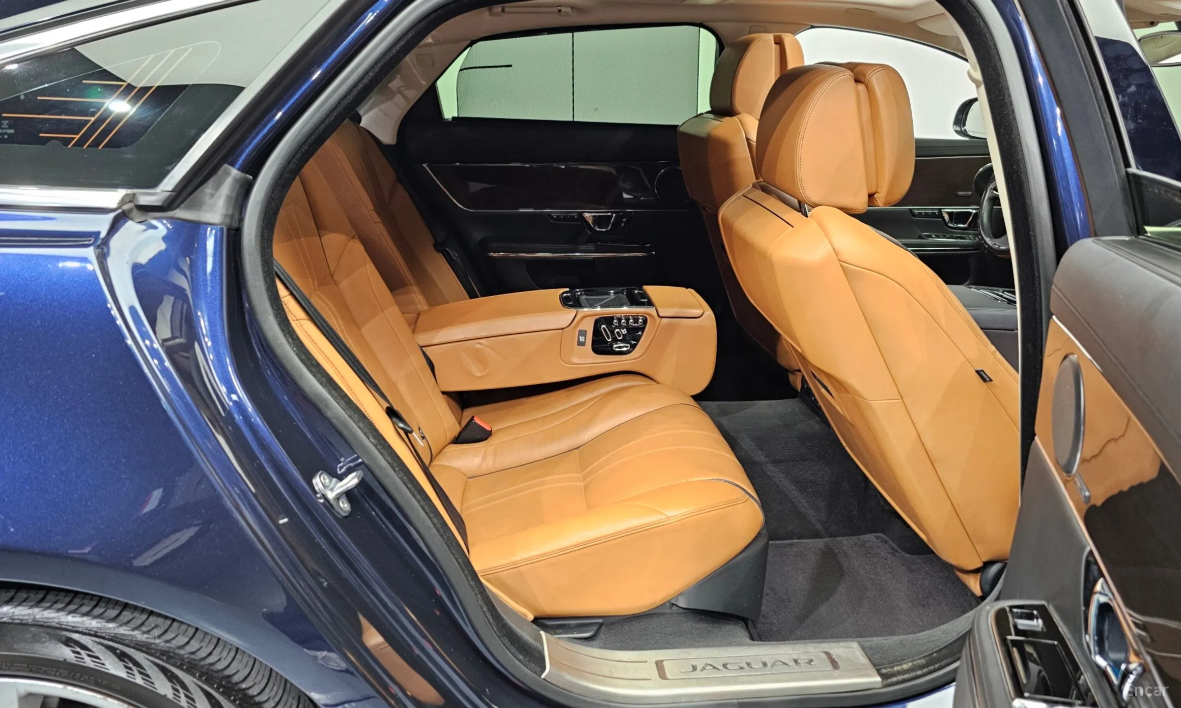 Jaguar All New XJ превью 12