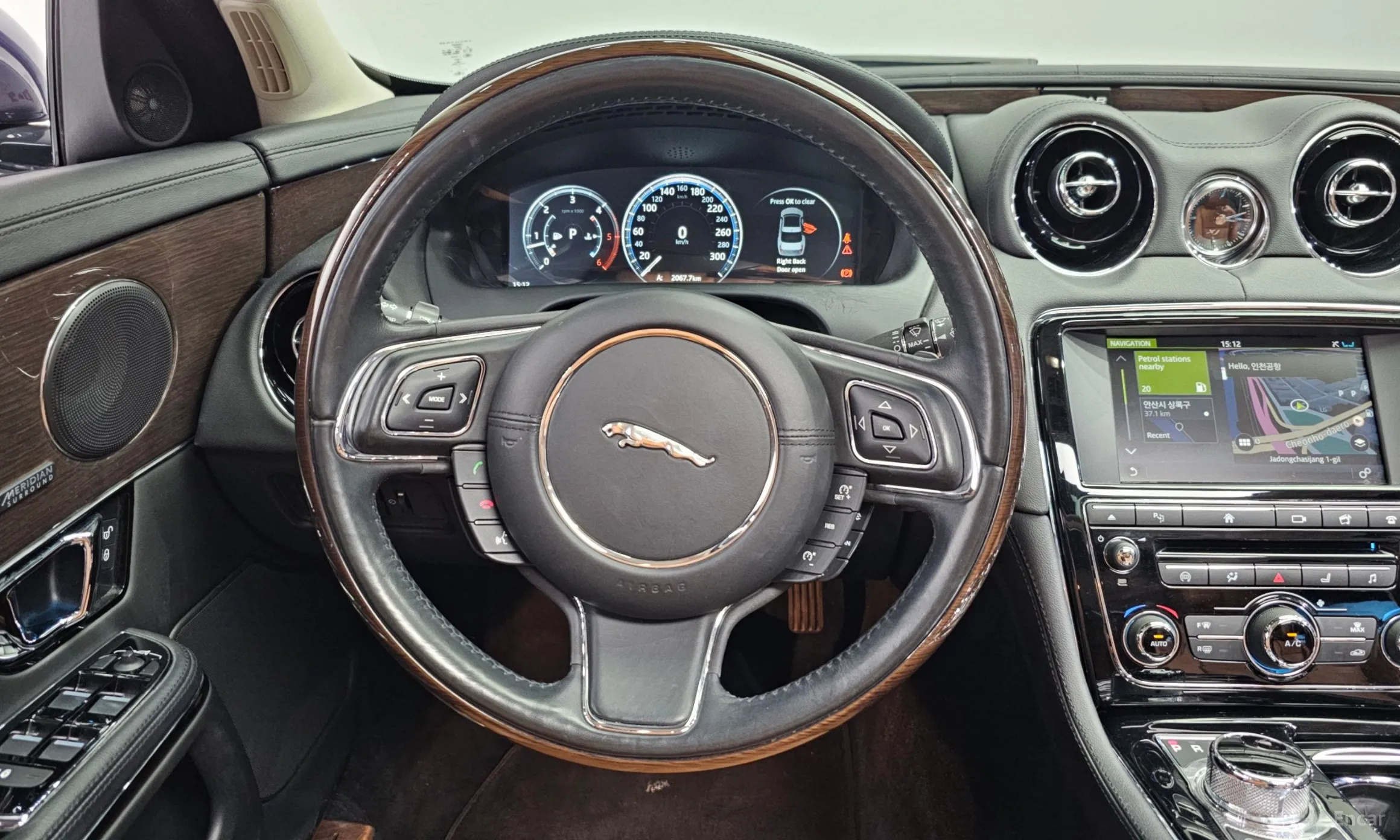 Jaguar All New XJ превью 13