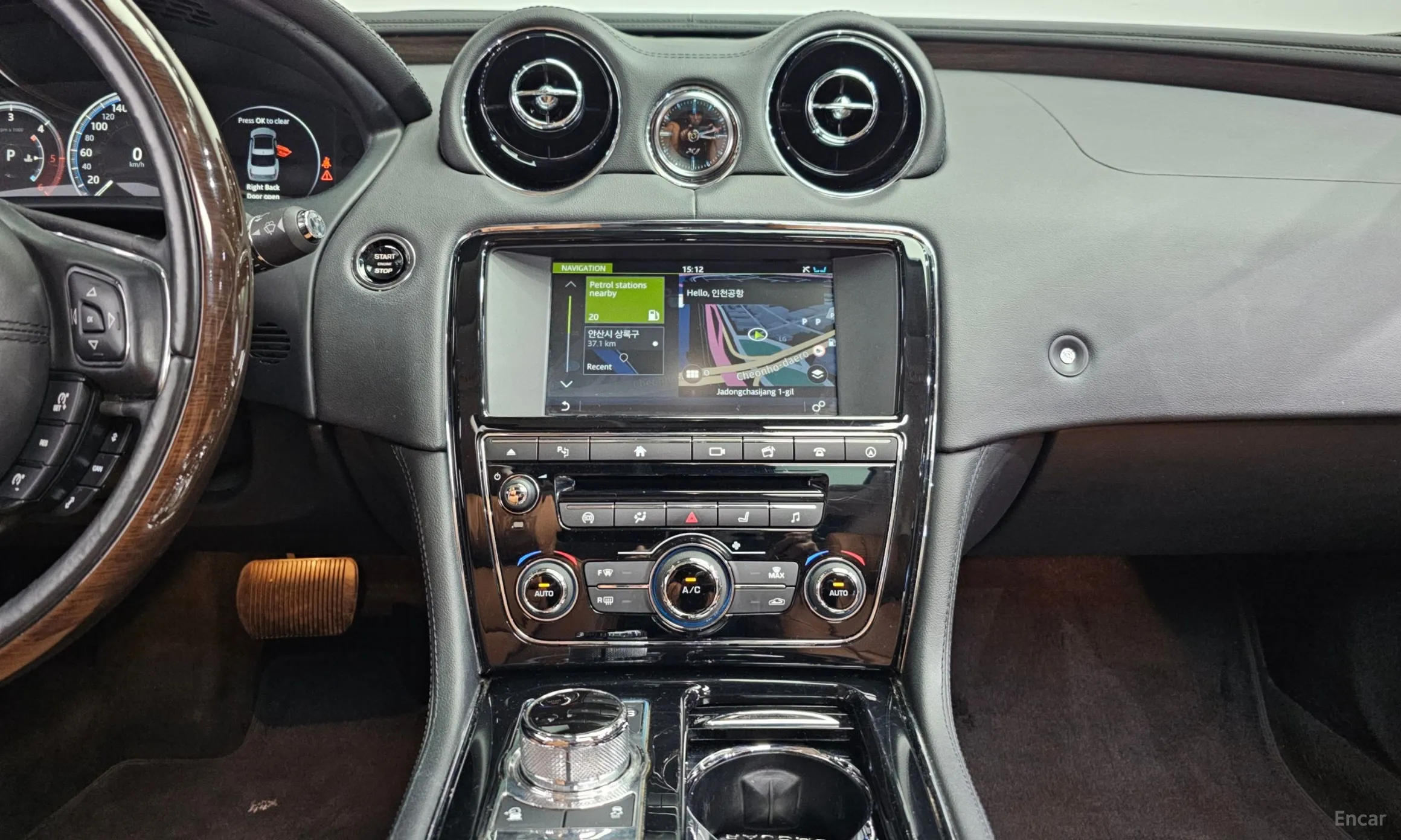 Jaguar All New XJ превью 14