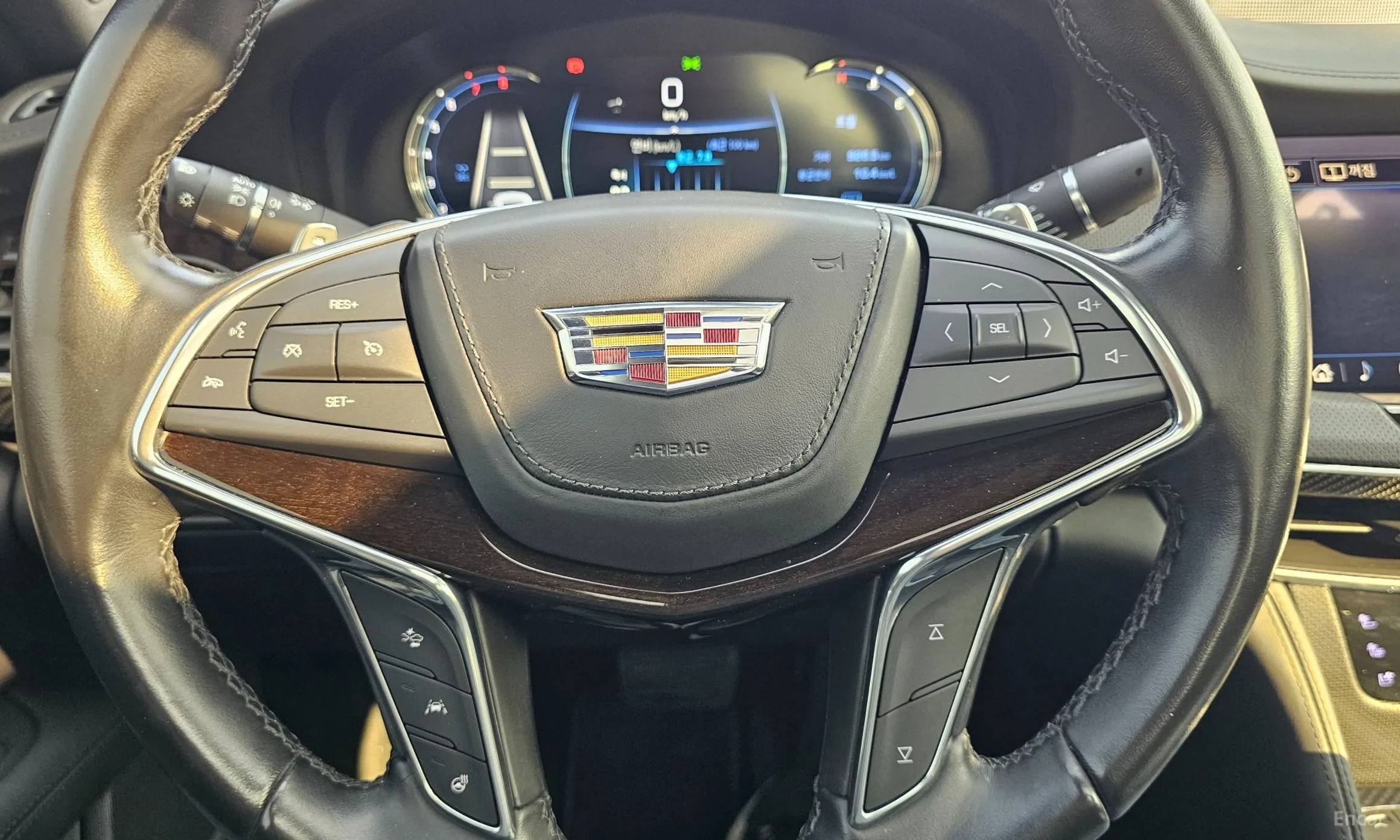 Cadillac CT6 превью 16