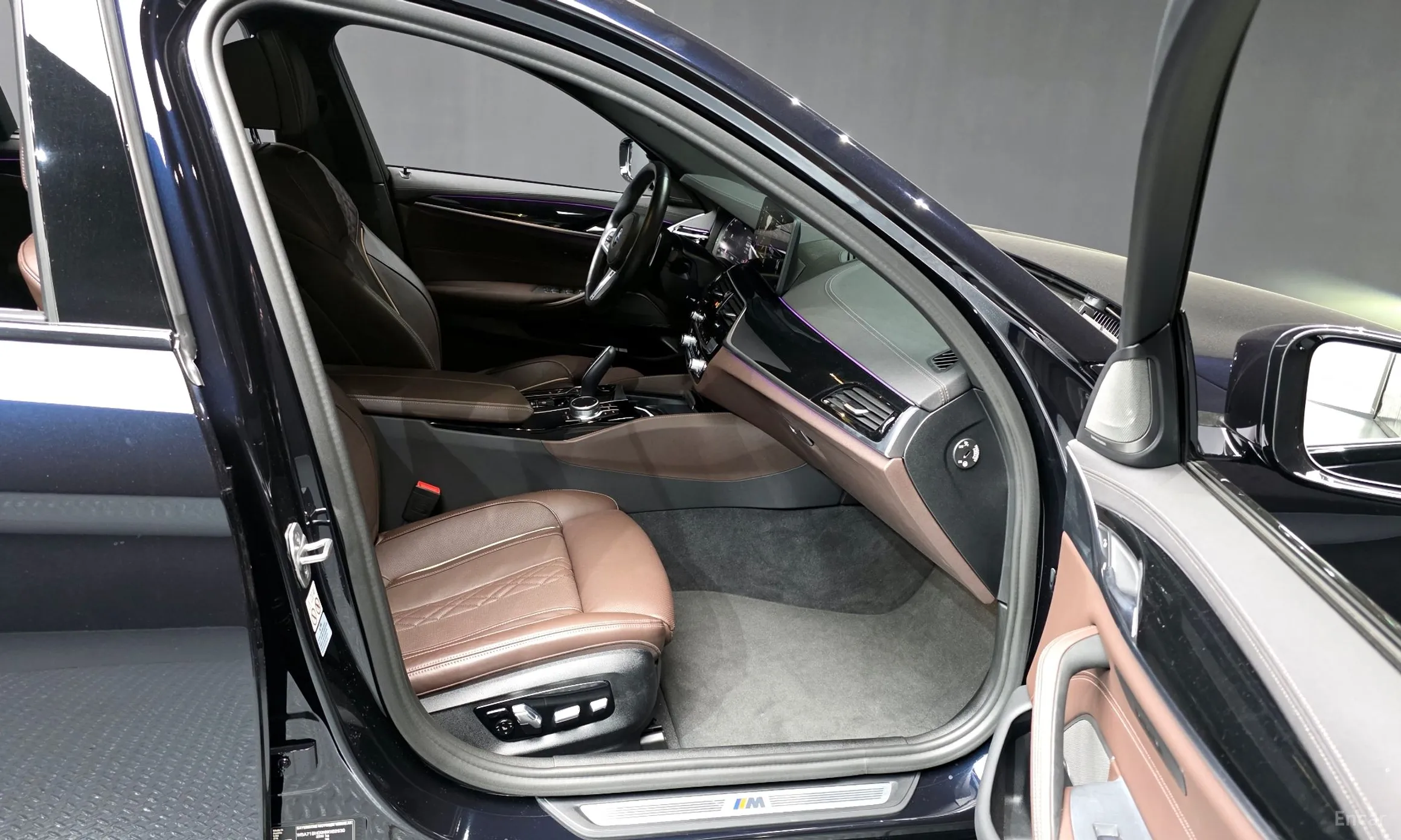 BMW 5 Series (G30) превью 11