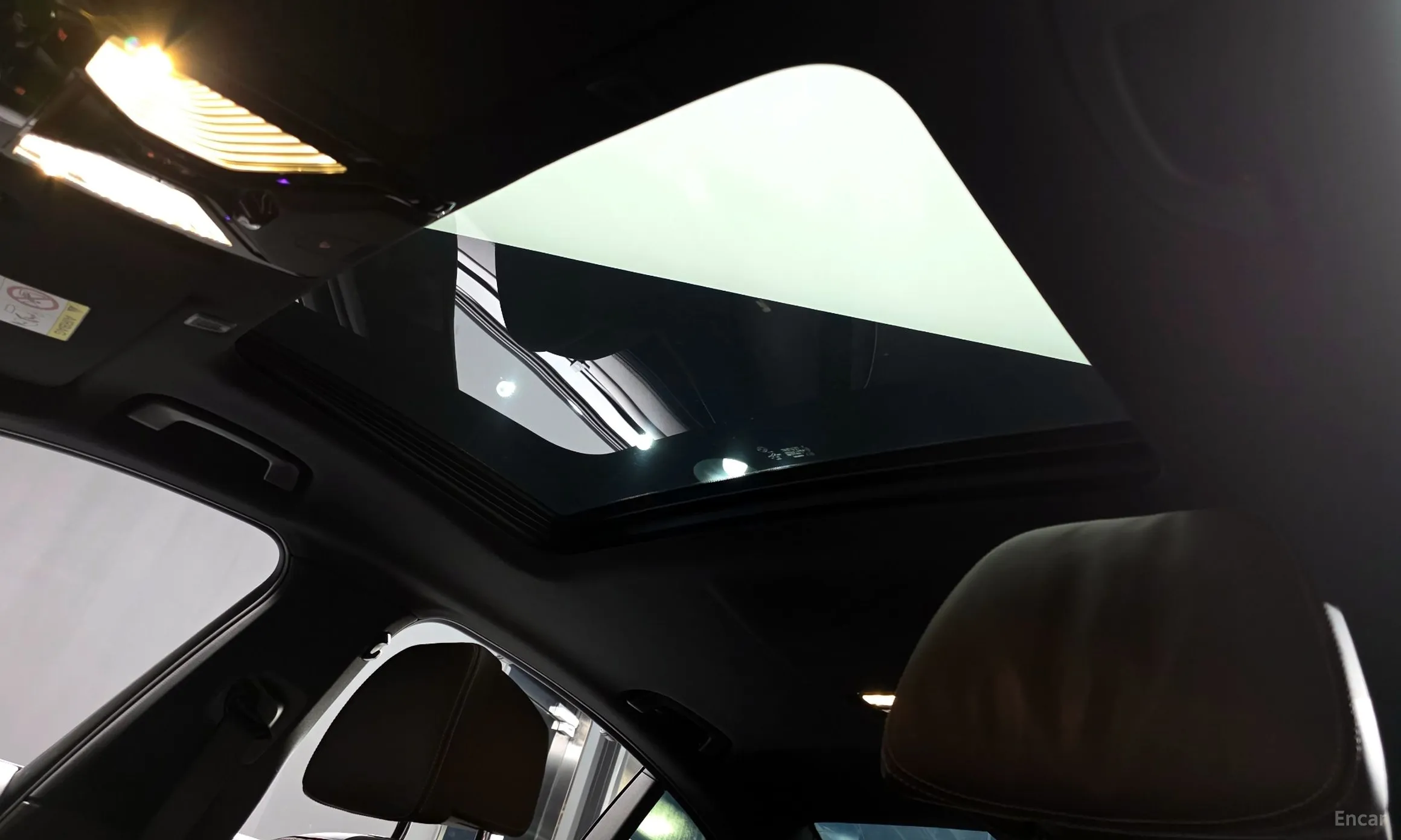 BMW 5 Series (G30) превью 19