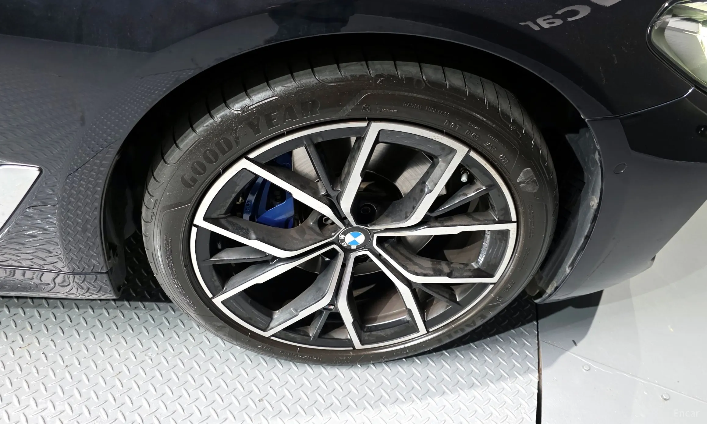 BMW 5 Series (G30) превью 5