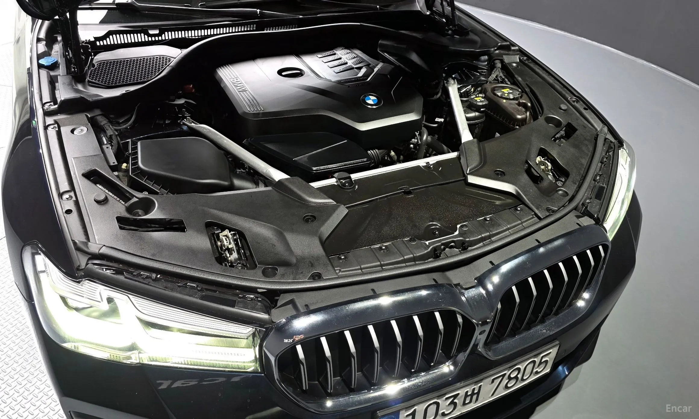 BMW 5 Series (G30) превью 6
