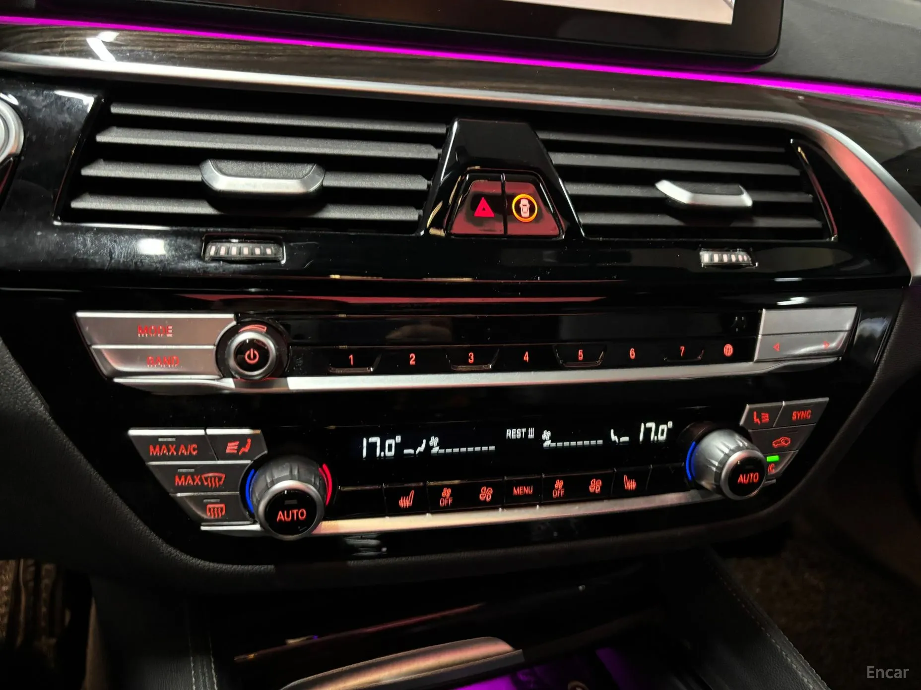 BMW 5 Series (G30) превью 16