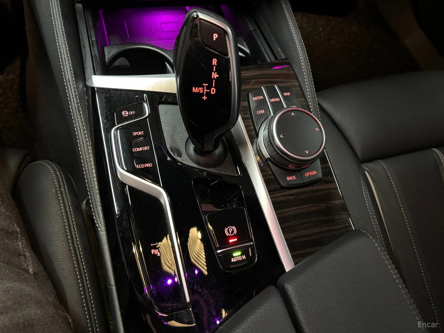 BMW 5 Series (G30) превью 17