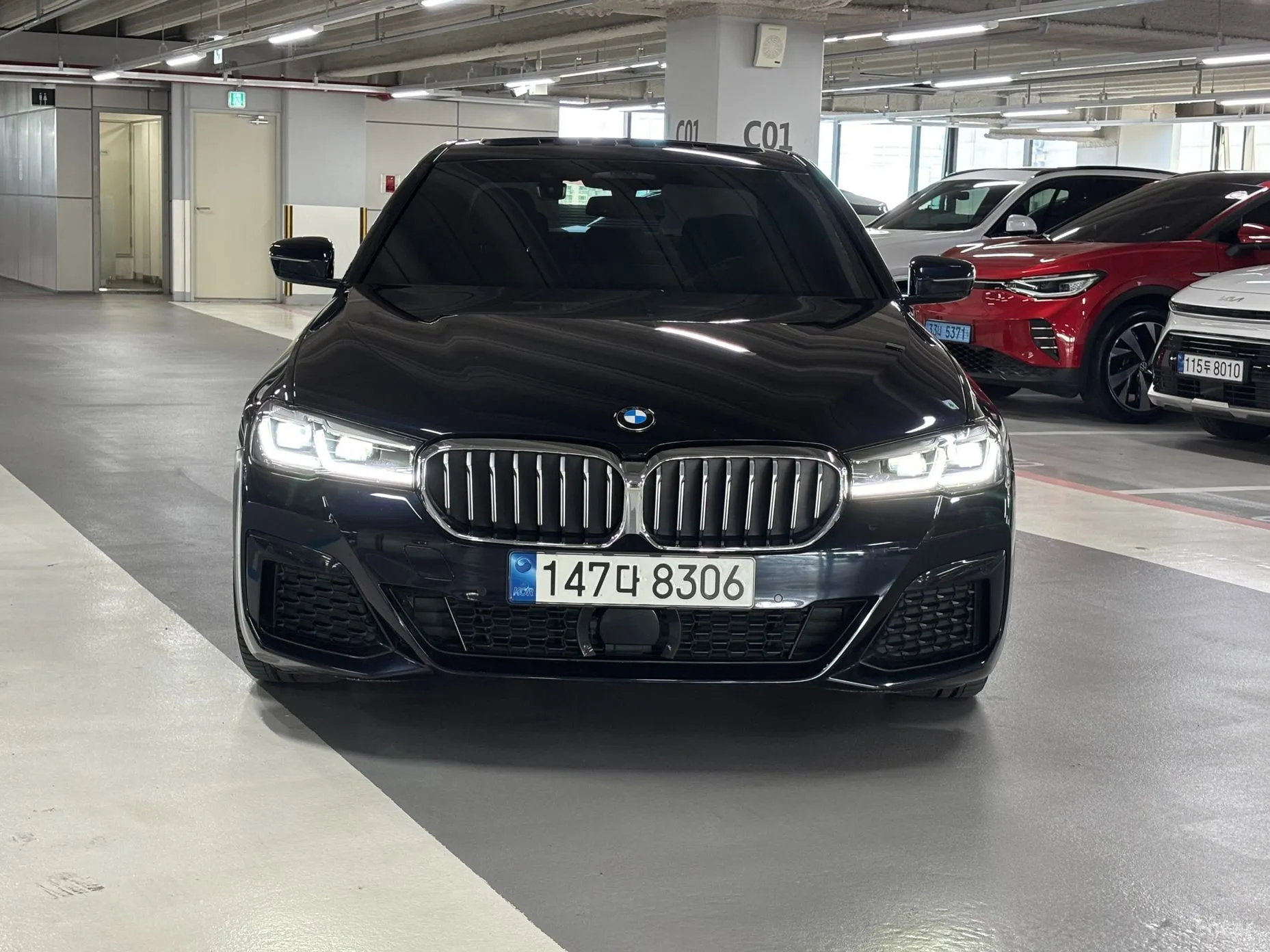 BMW 5 Series (G30) превью 4