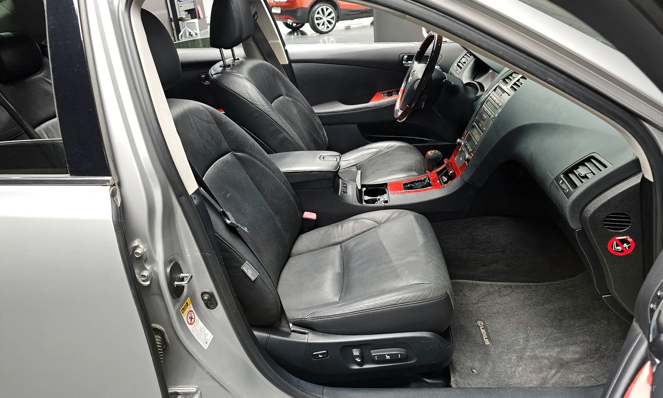 Lexus ES350 превью 10
