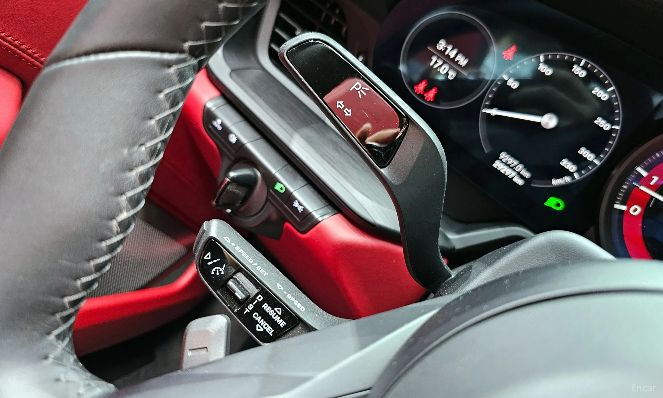 Porsche 911 (992) превью 19