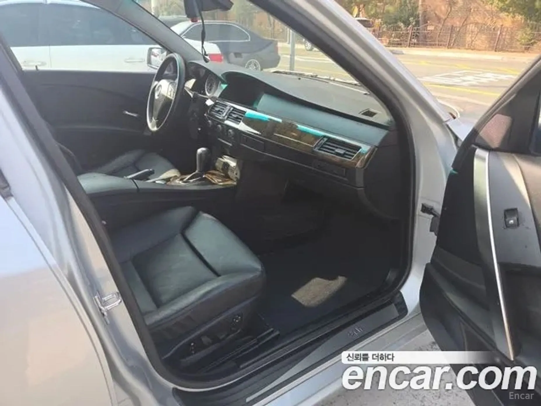 BMW 5 Series (E60) превью 12