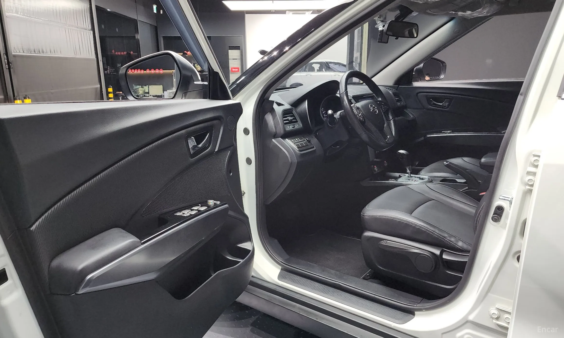 KG Mobility (SsangYong) Tivoli Armor превью 10