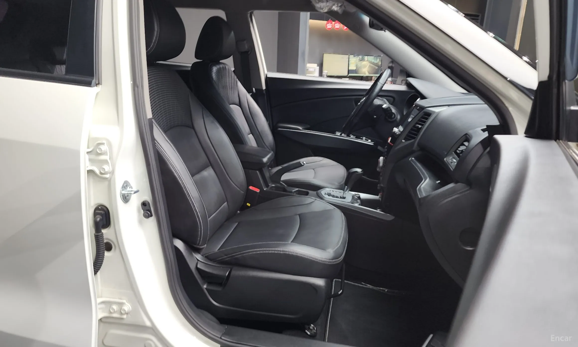 KG Mobility (SsangYong) Tivoli Armor превью 11