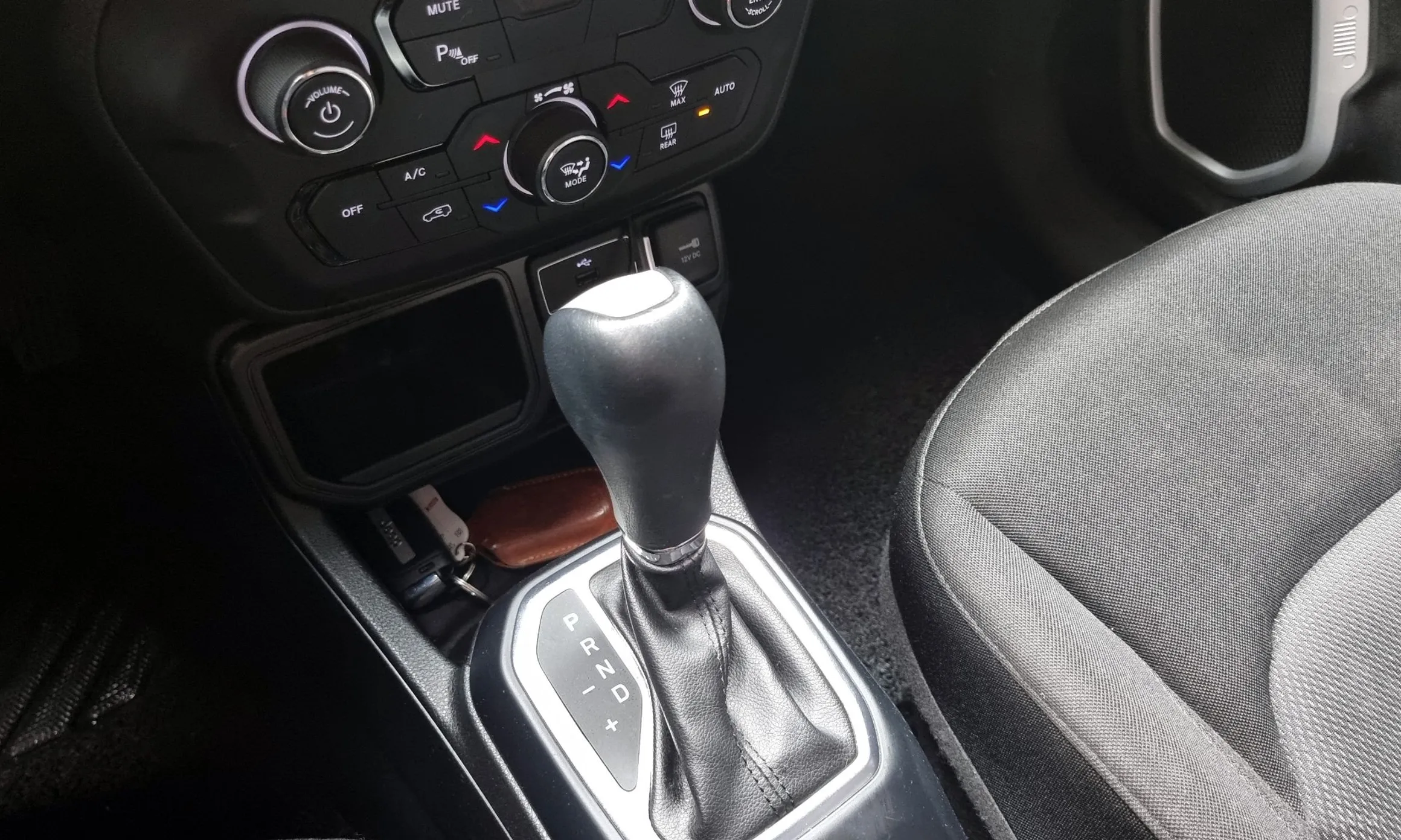 Jeep Renegade превью 9
