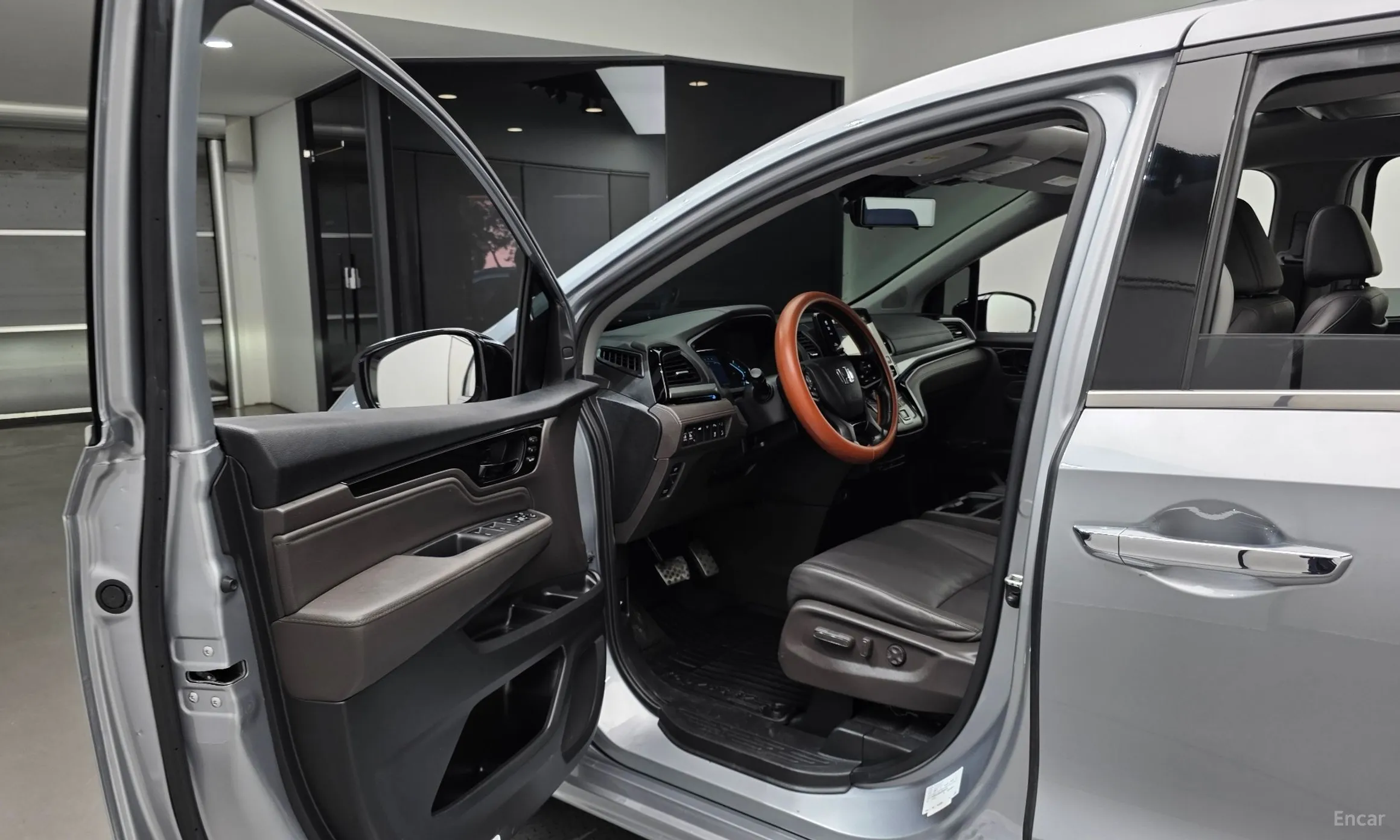 Honda Odyssey превью 11