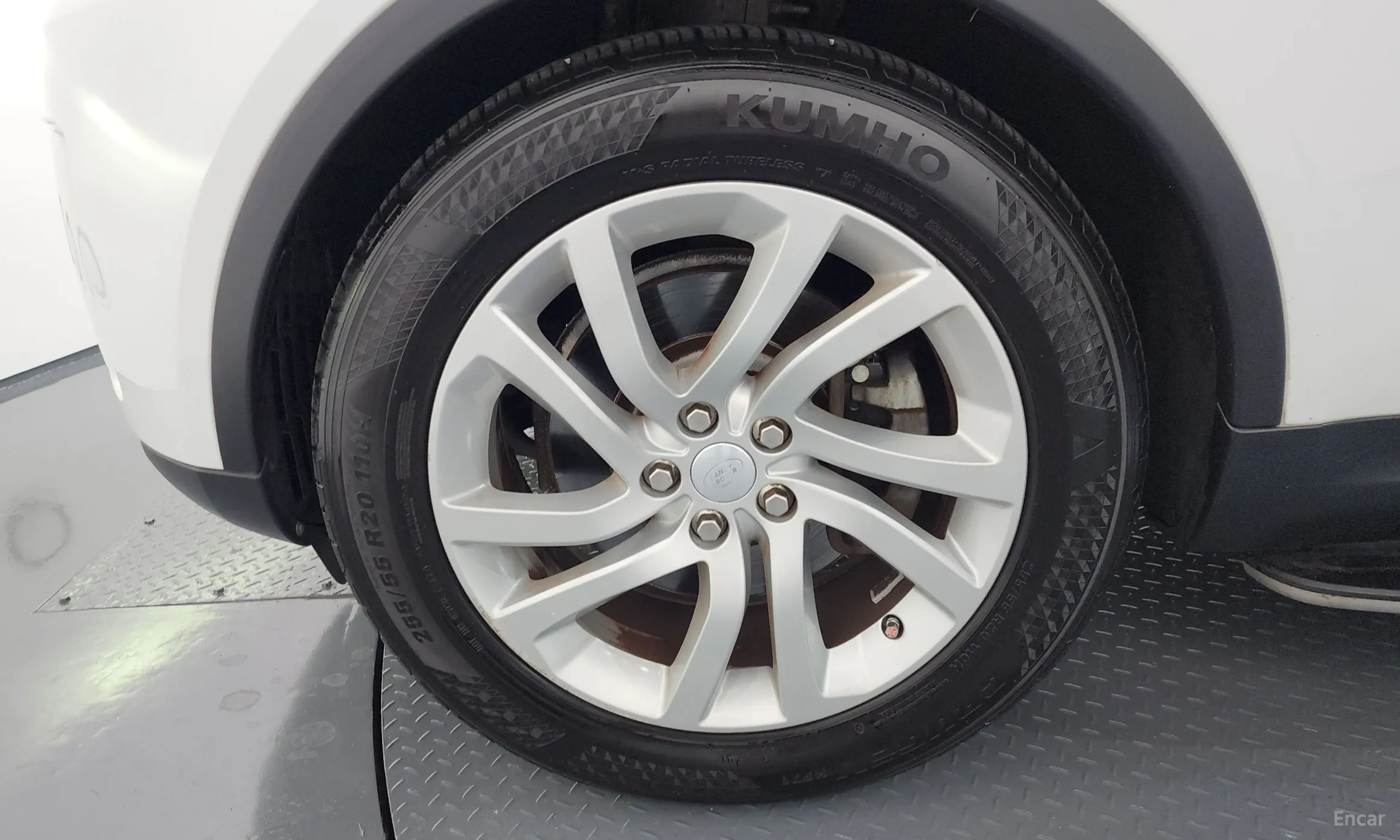 Land Rover Discovery 5 превью 5