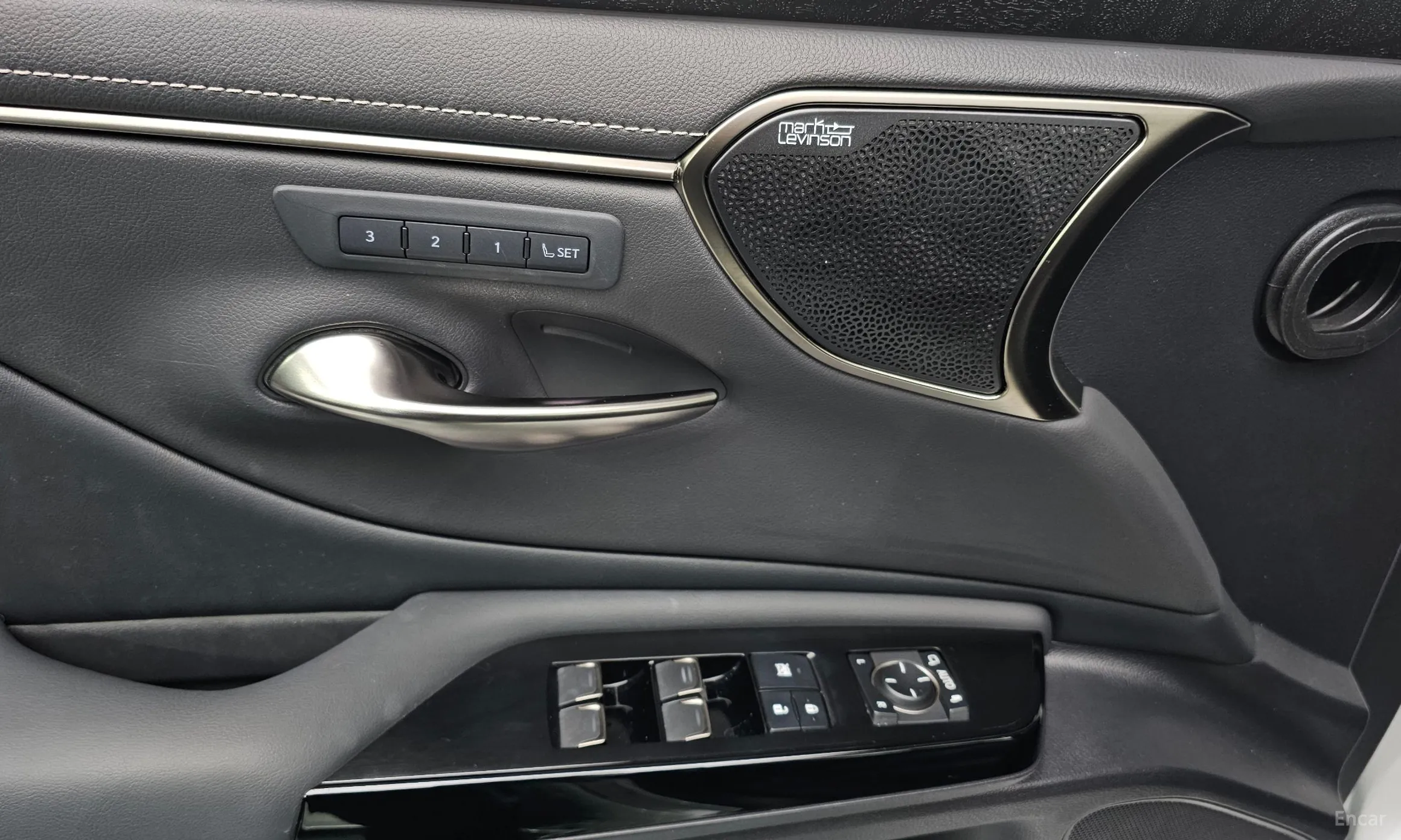 Lexus ES300h 7th Generation превью 12
