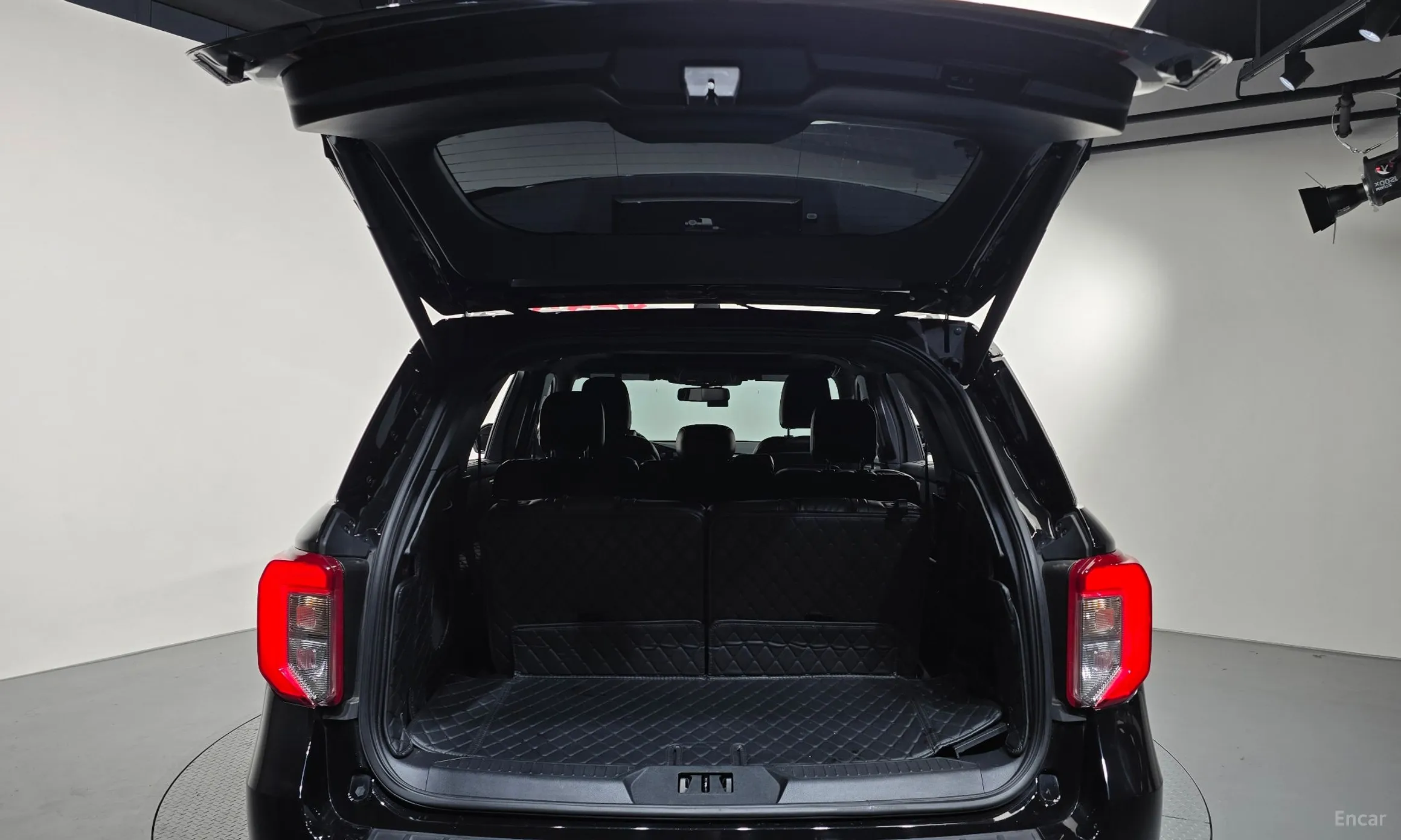 Ford Explorer 6th Generation превью 20