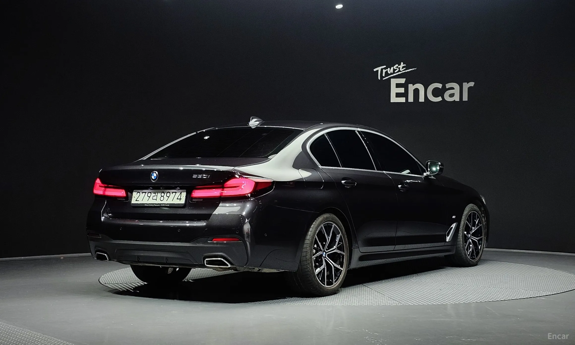 BMW 5 Series (G30) превью 2