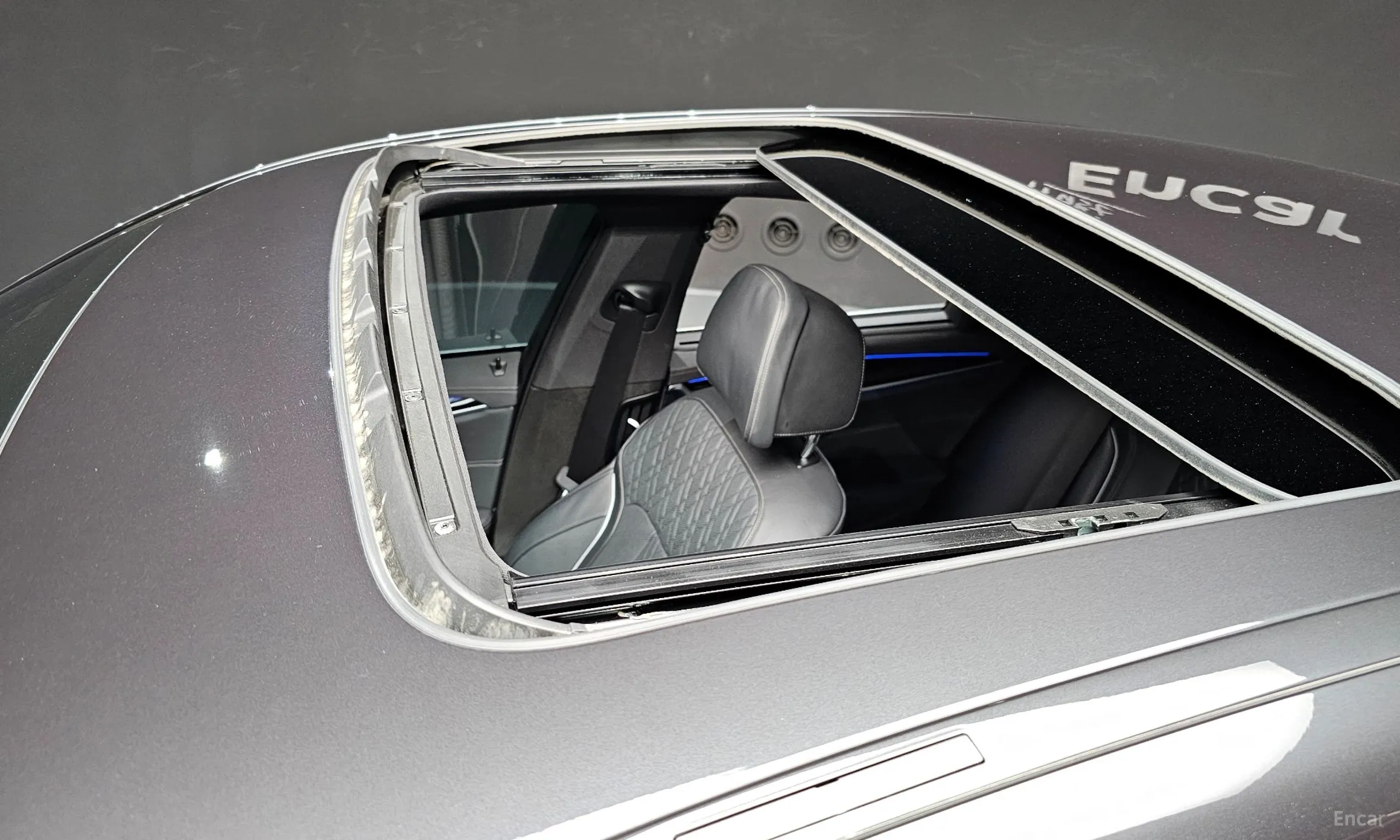BMW 5 Series (G30) превью 18