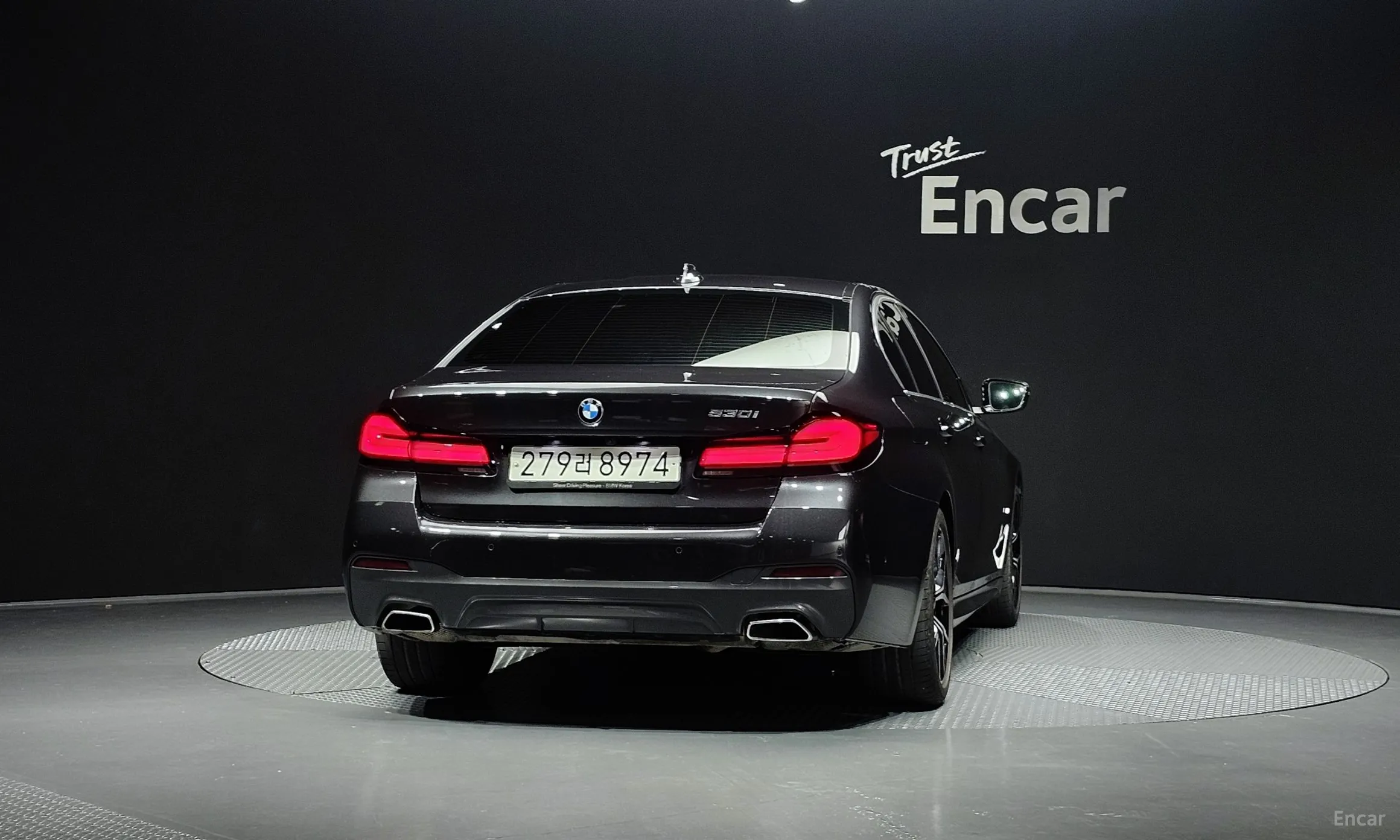 BMW 5 Series (G30) превью 4