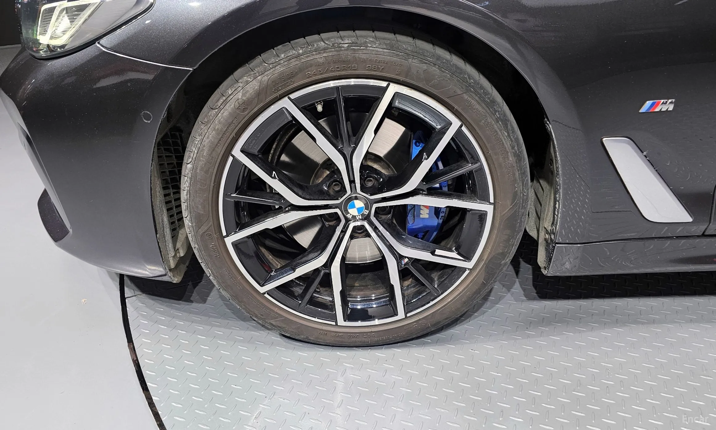BMW 5 Series (G30) превью 5