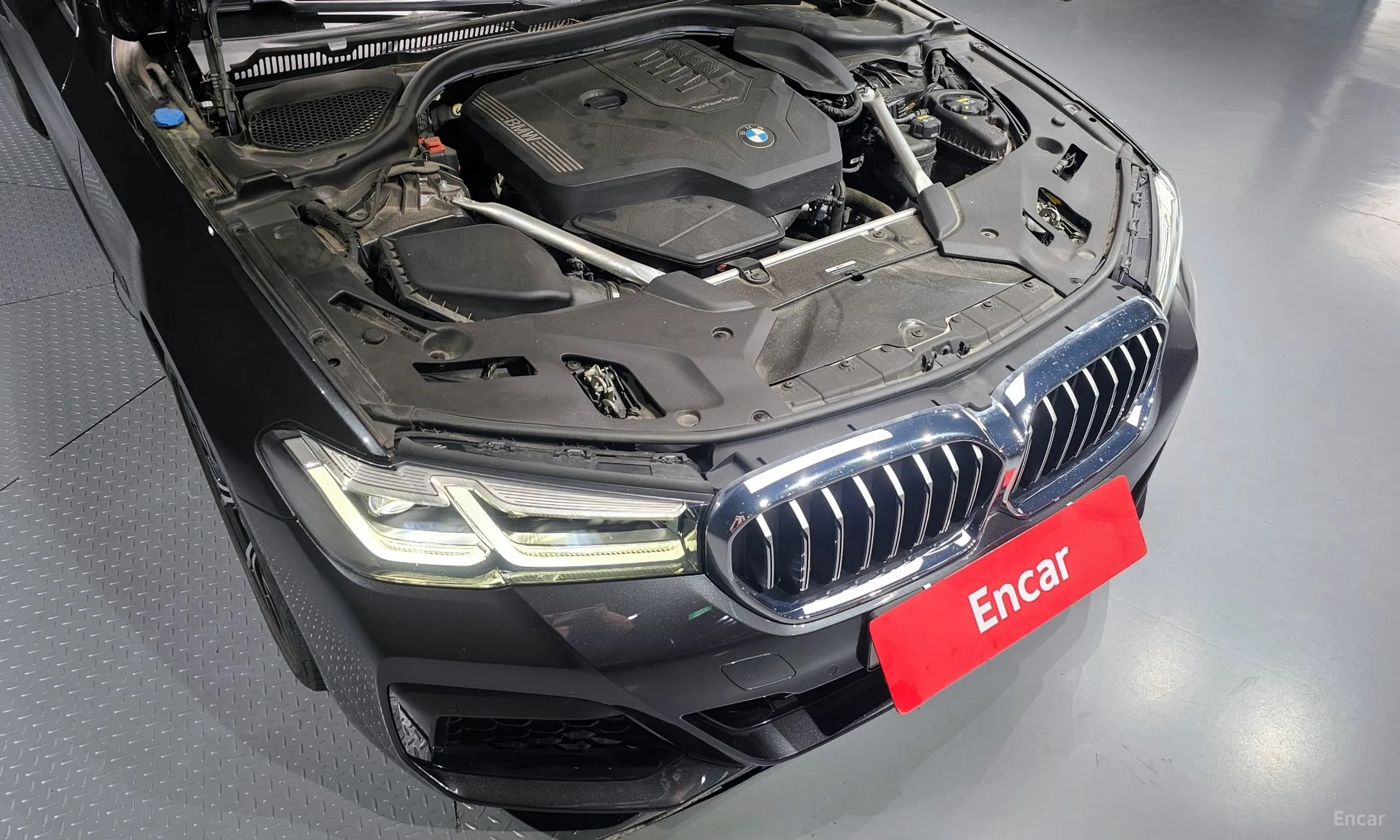 BMW 5 Series (G30) превью 6