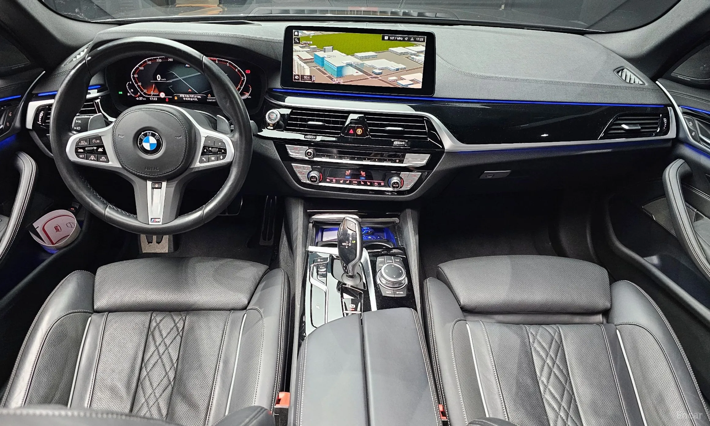 BMW 5 Series (G30) превью 7