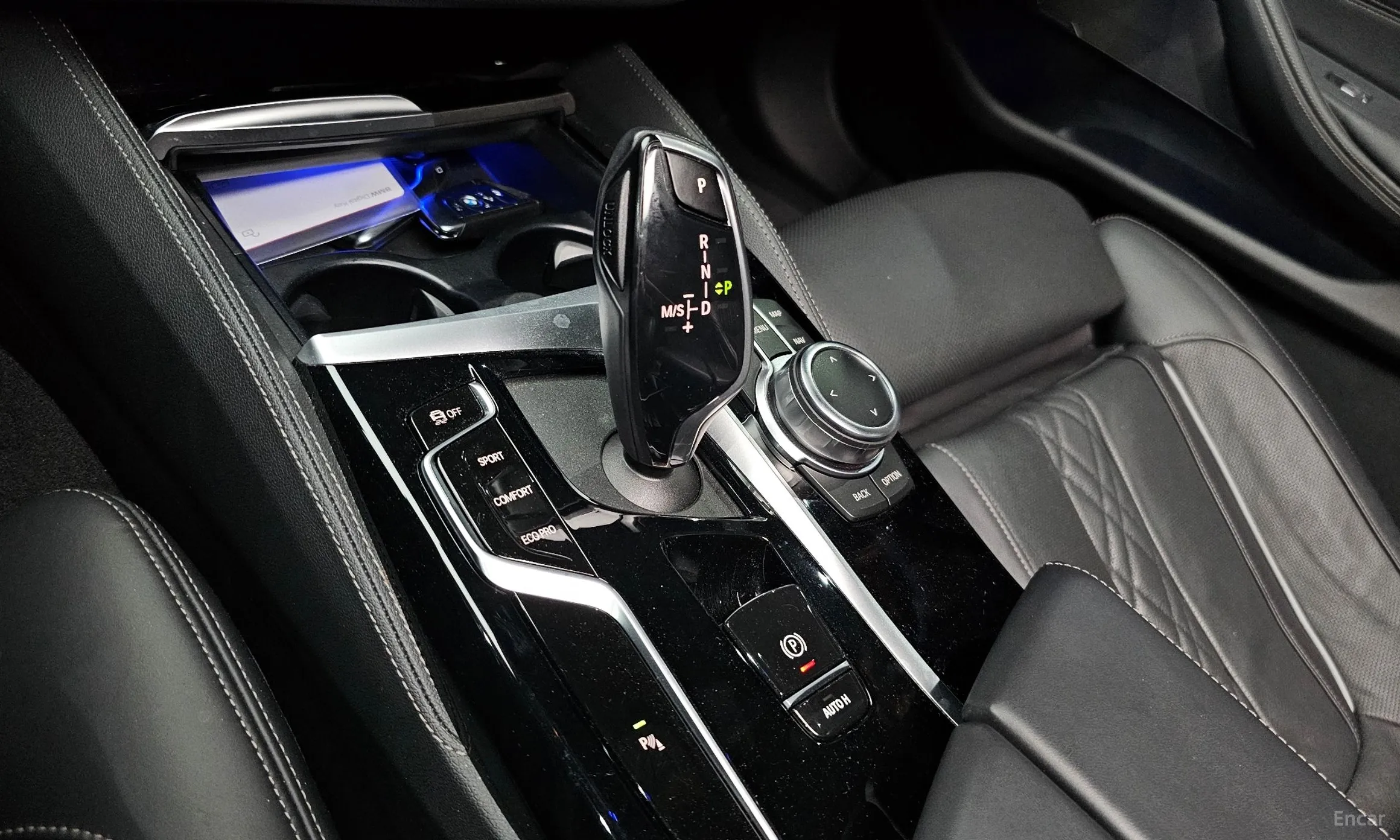BMW 5 Series (G30) превью 9