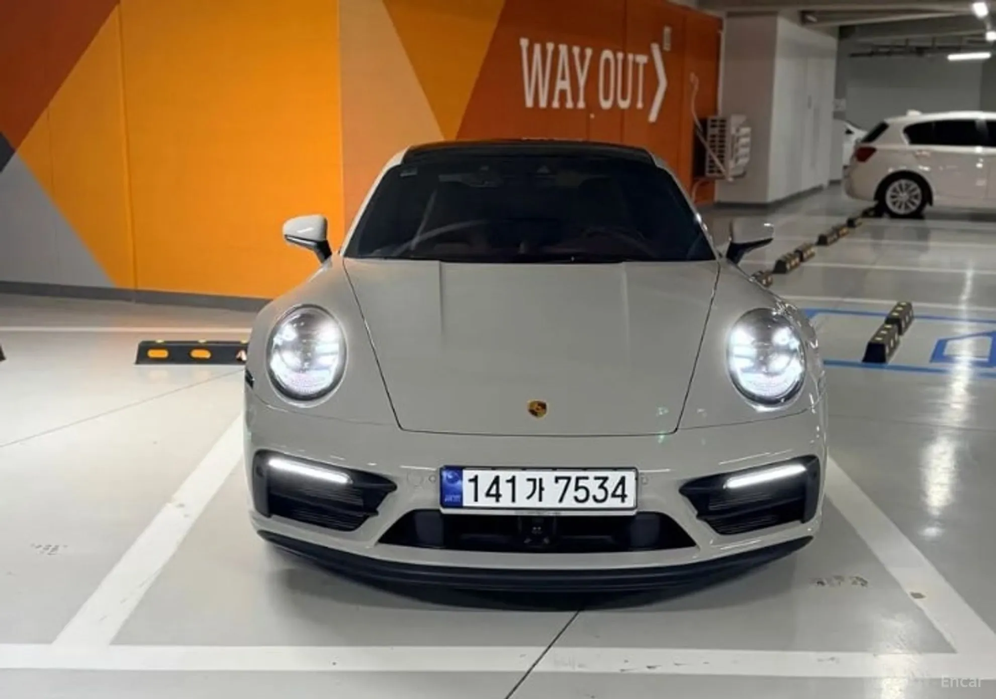 911 (992)