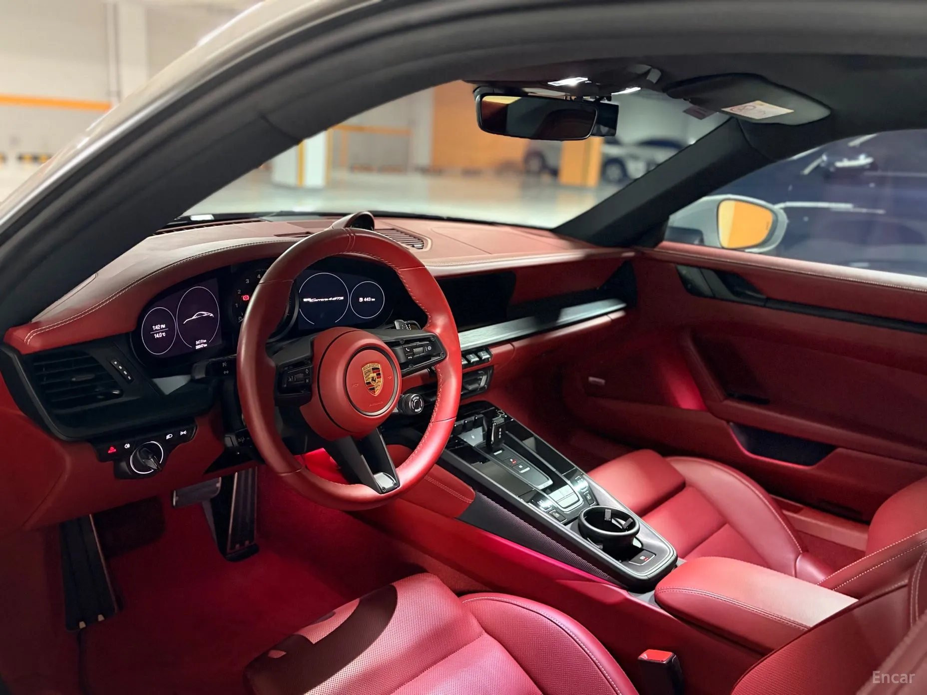 Porsche 911 (992) превью 11