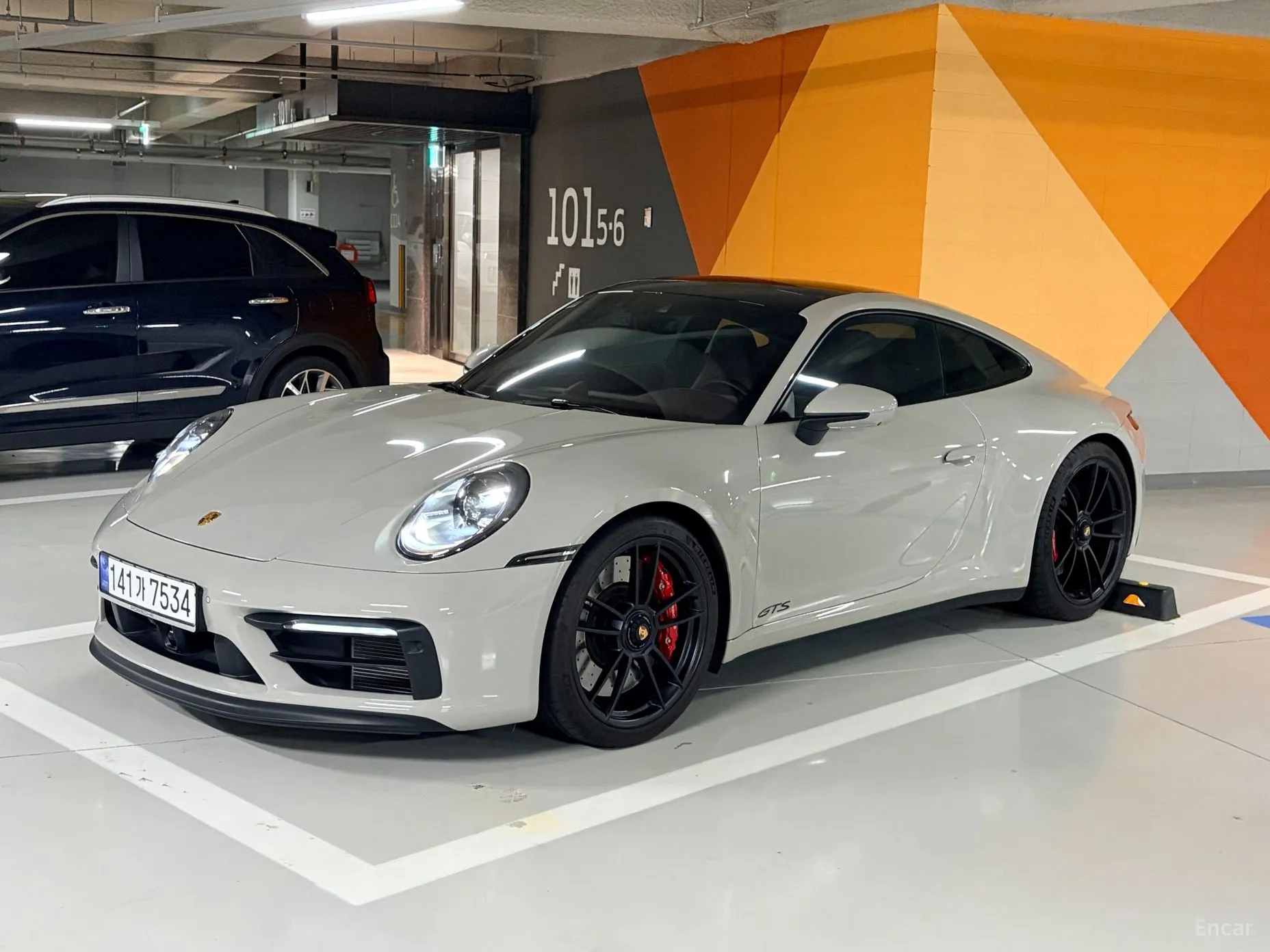 Porsche 911 (992) превью 6