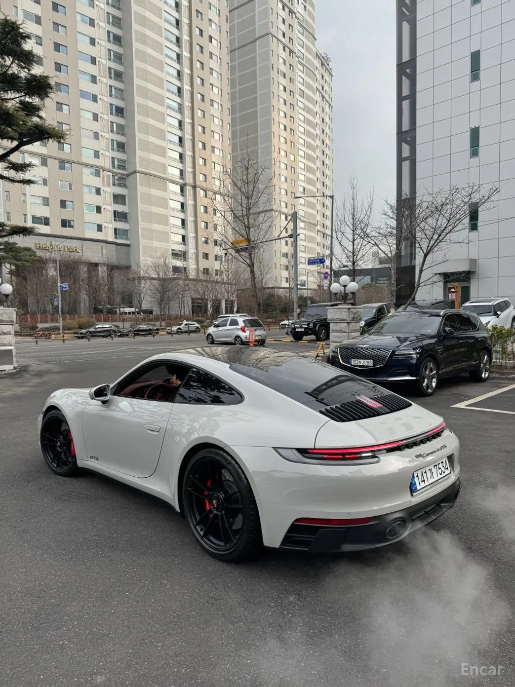 Porsche 911 (992) превью 8